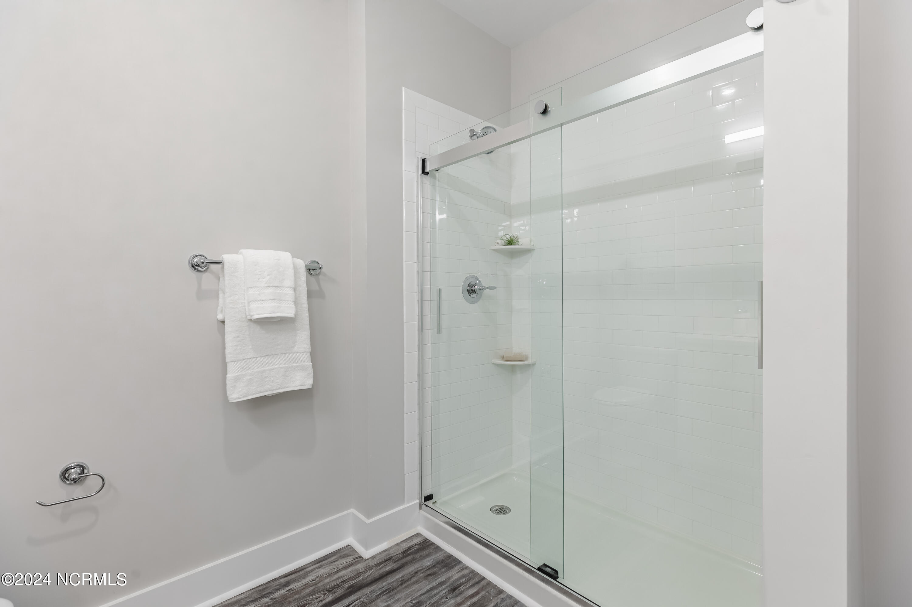 100547860 | Photo 19