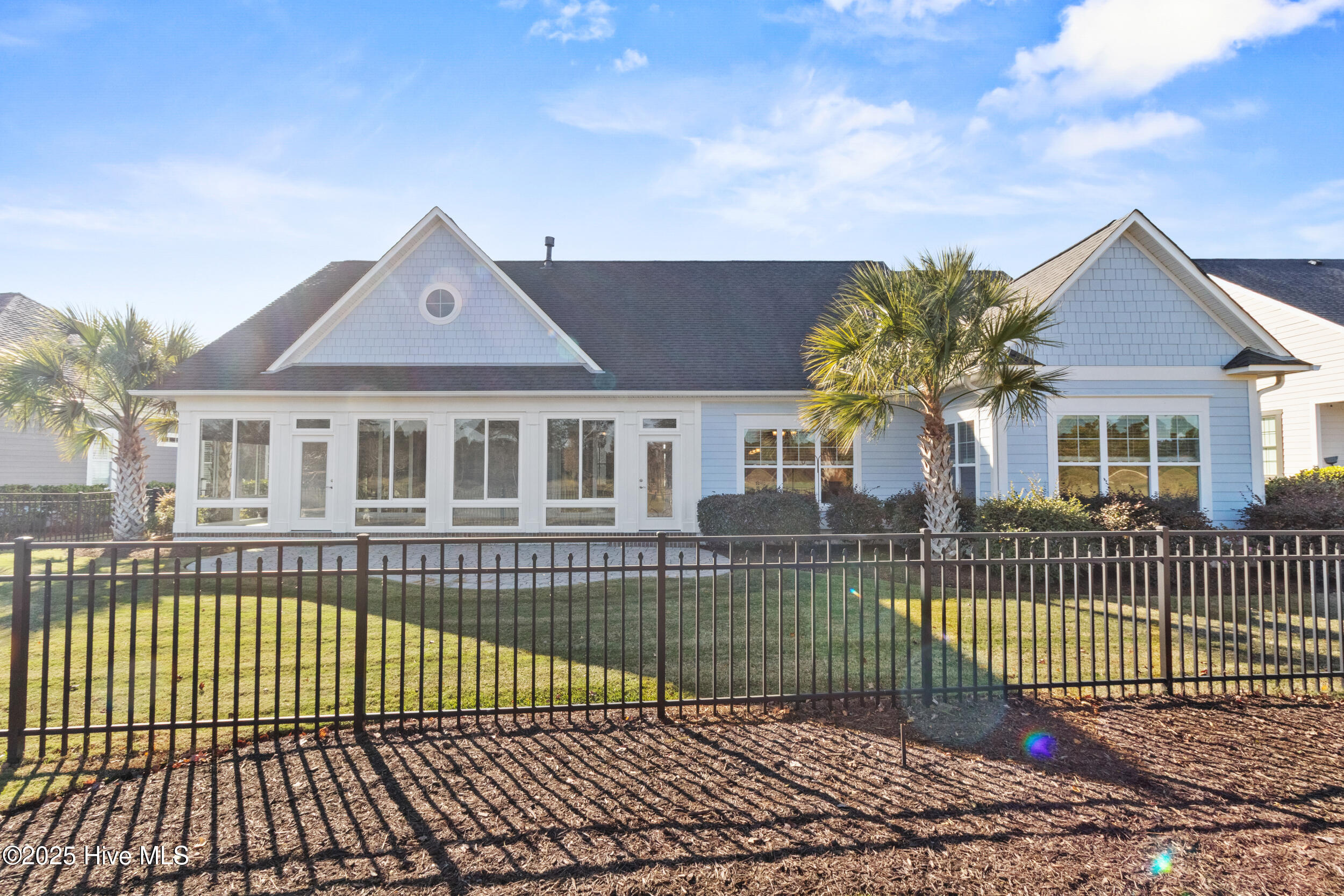 100541270 | Photo 40