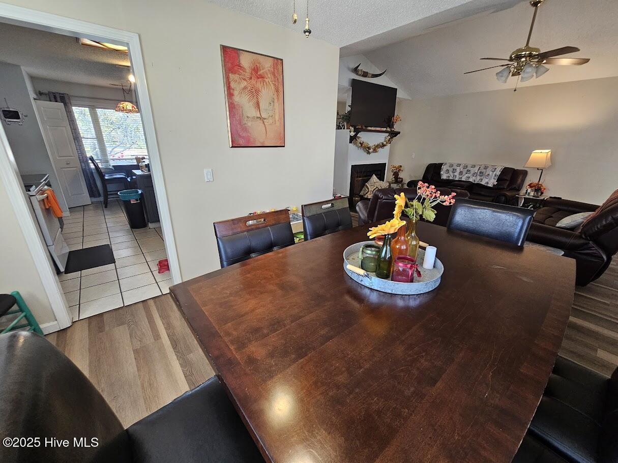 100540001 | Photo 15