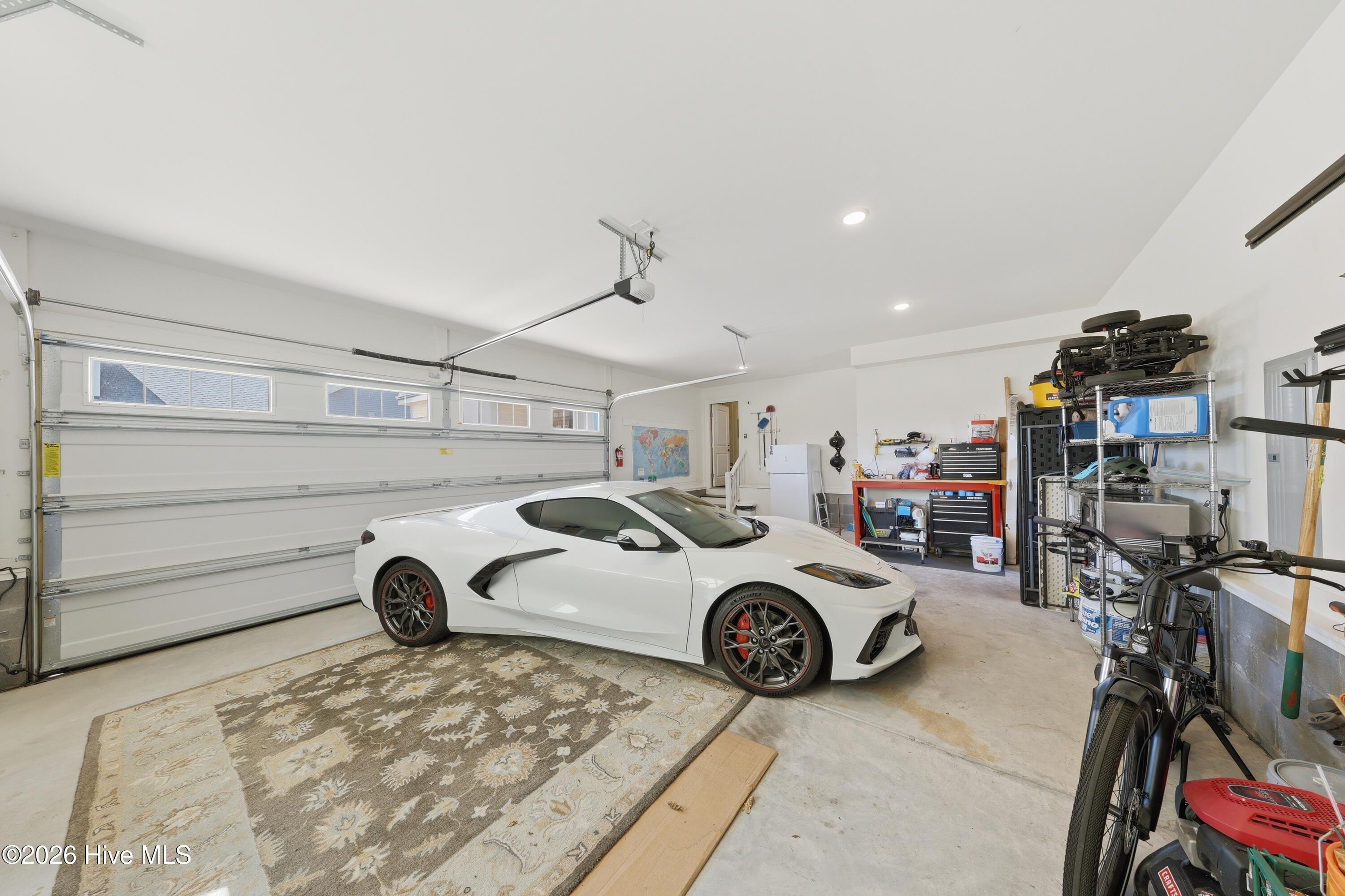 100560697 | Photo 61