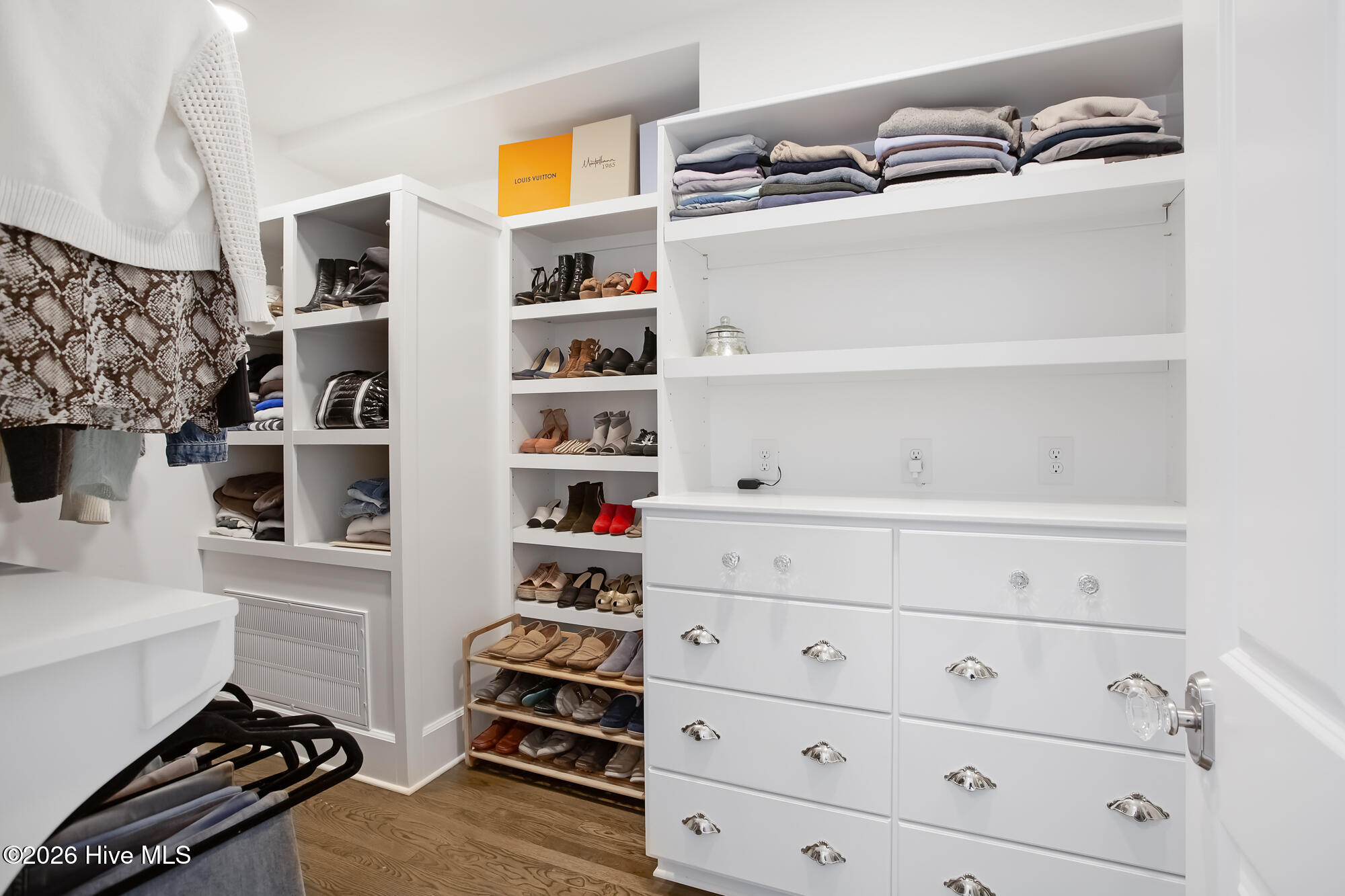 100552685 | Photo 21