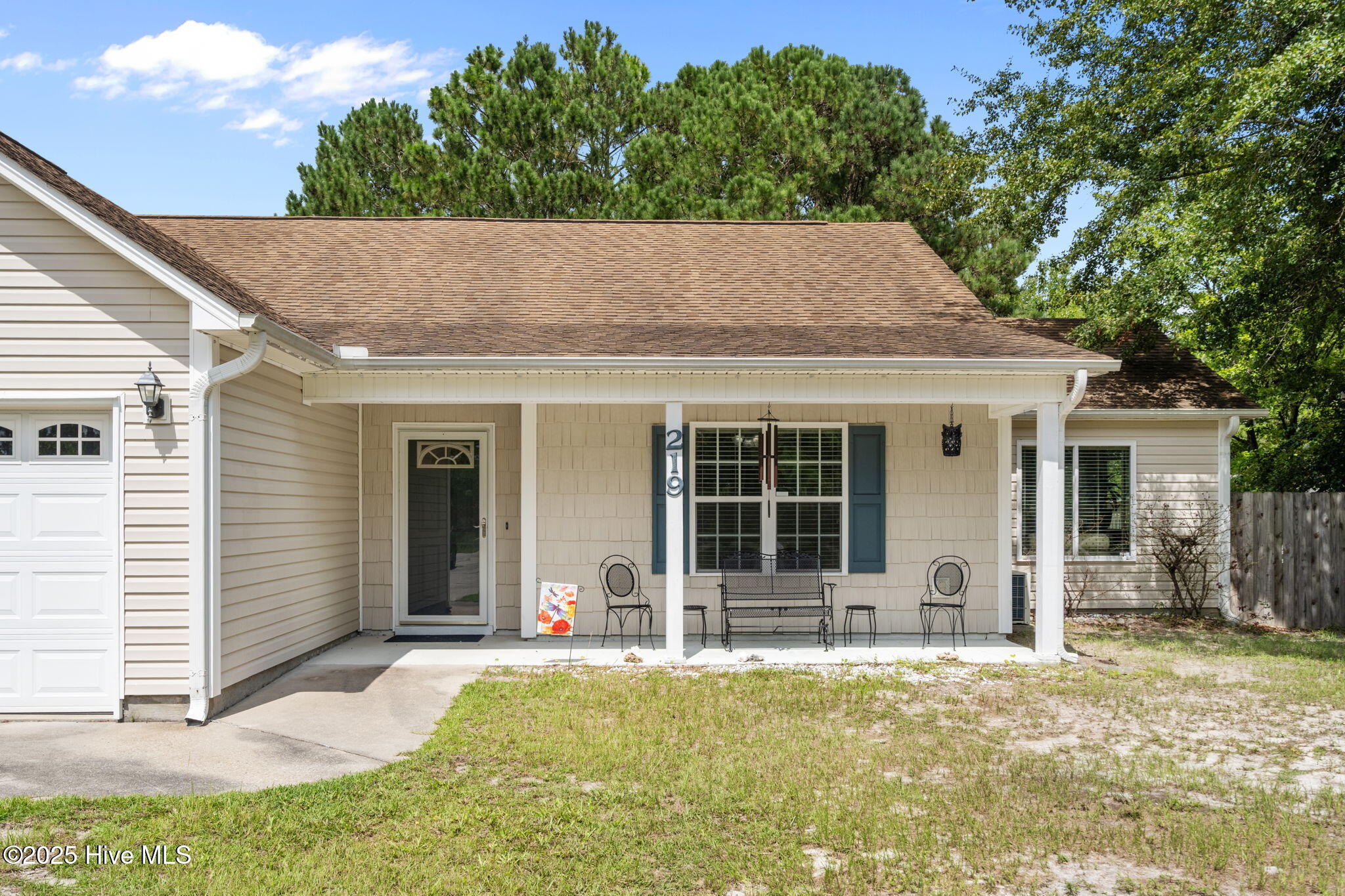 100526842 | Photo 35