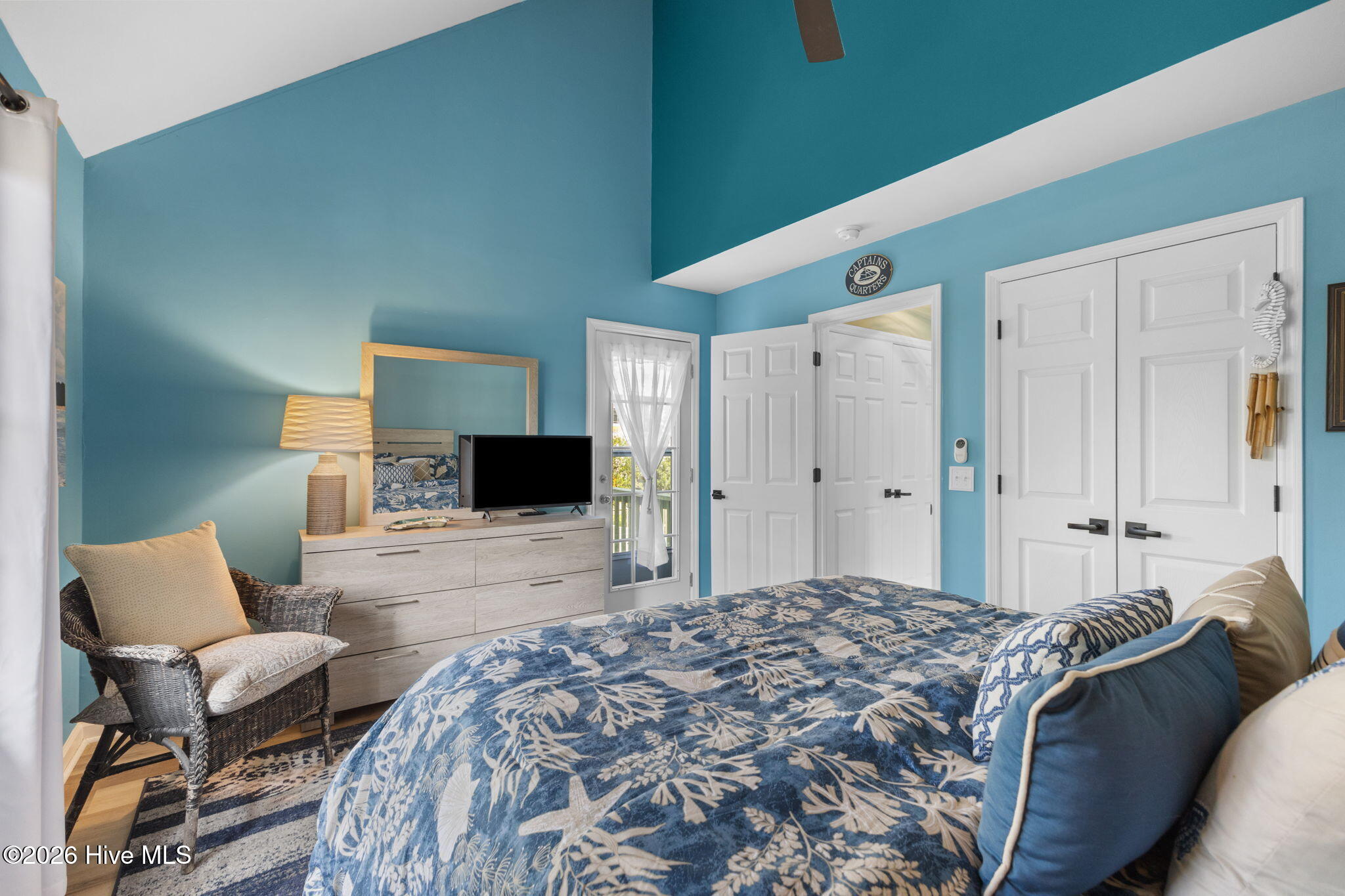 100559808 | Photo 12