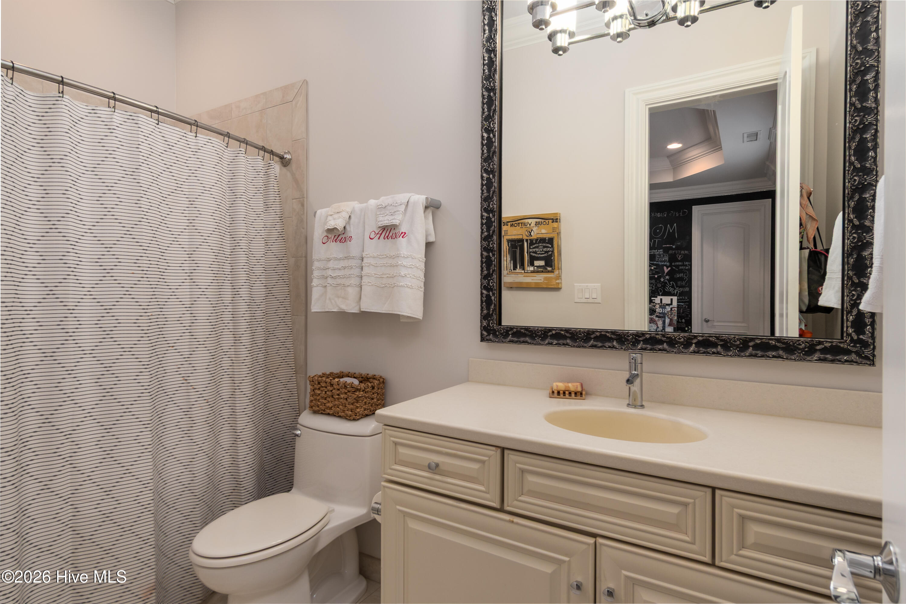 100550947 | Photo 53