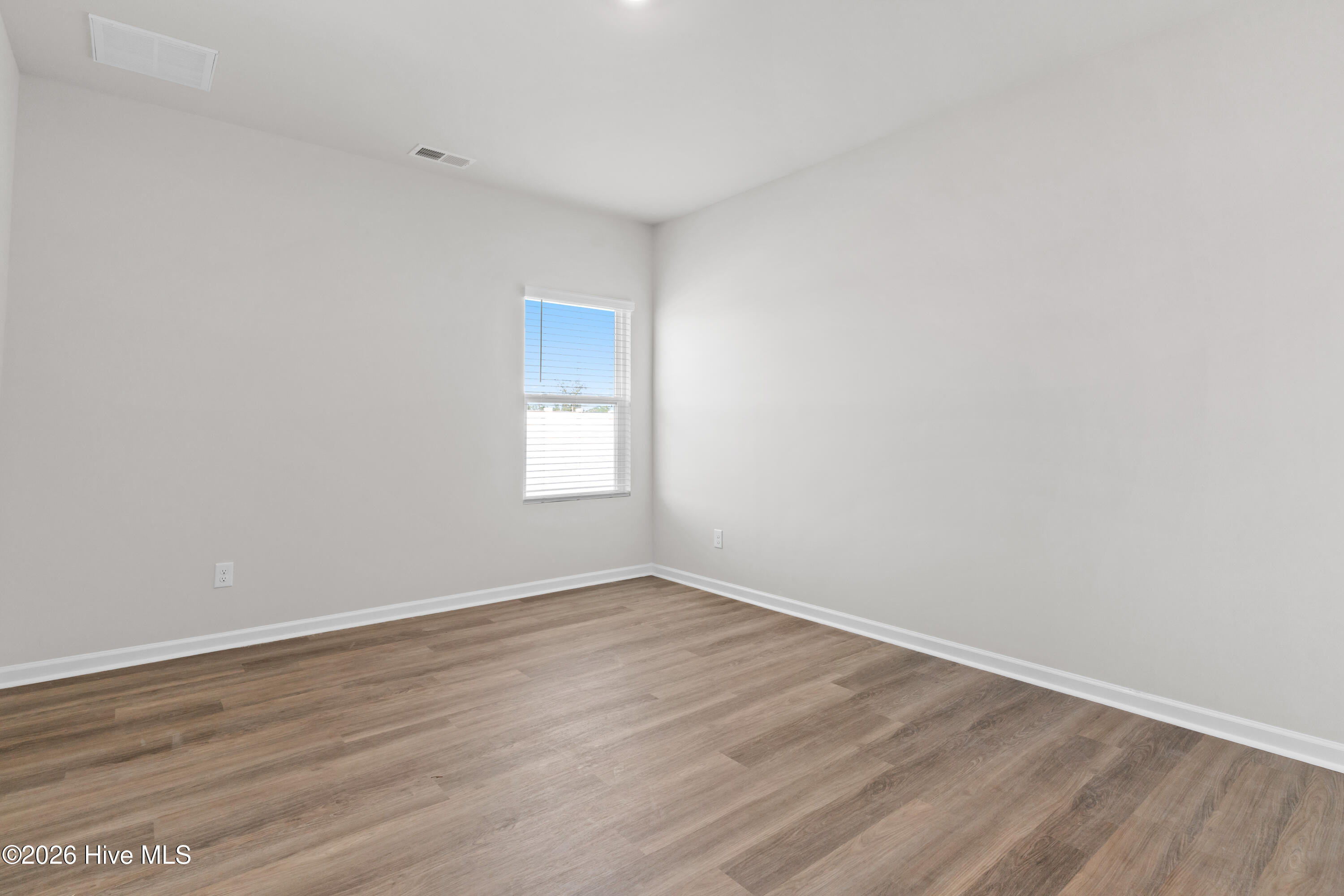 100538180 | Photo 45