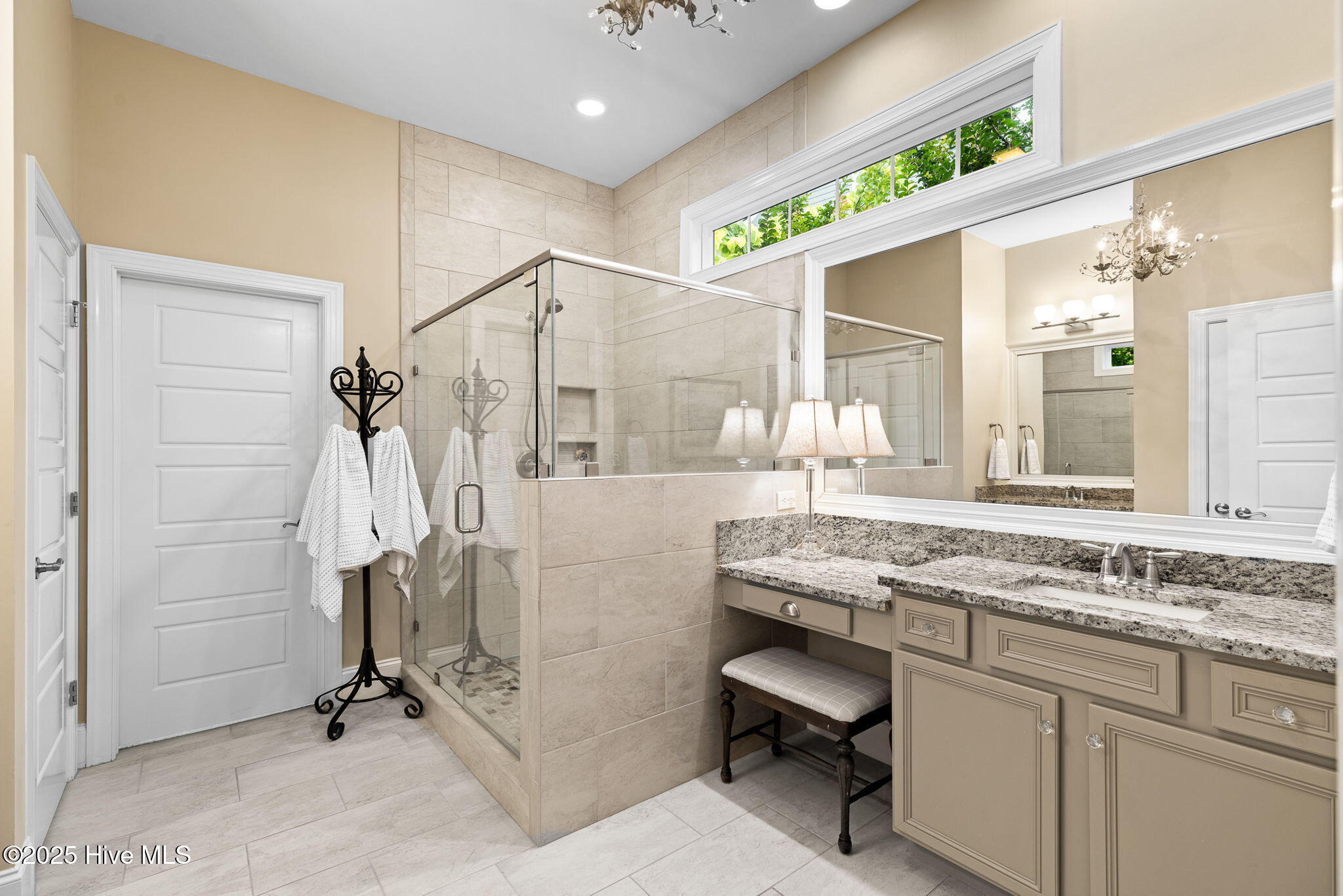 100508421 | Photo 39