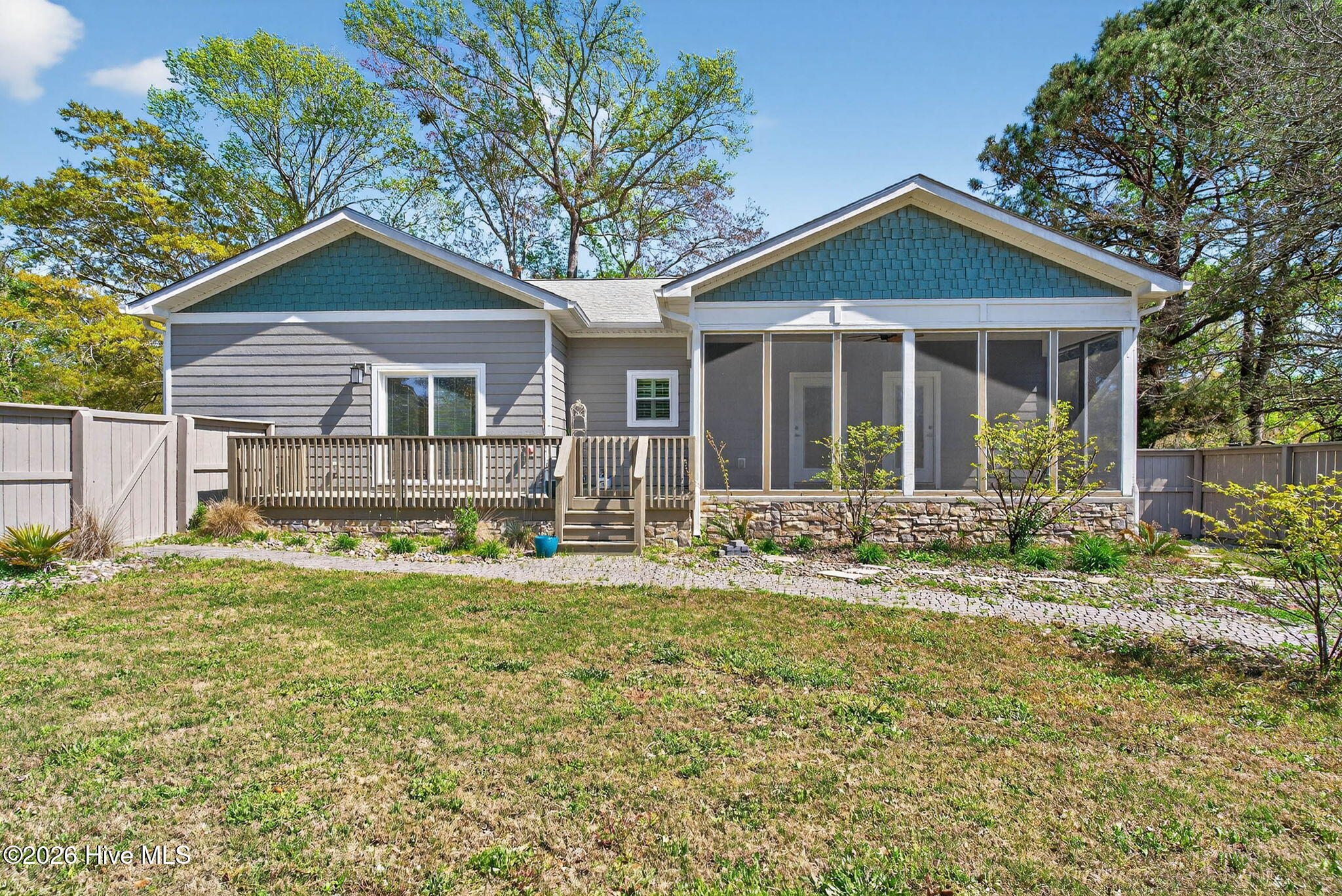 100525098 | Photo 41