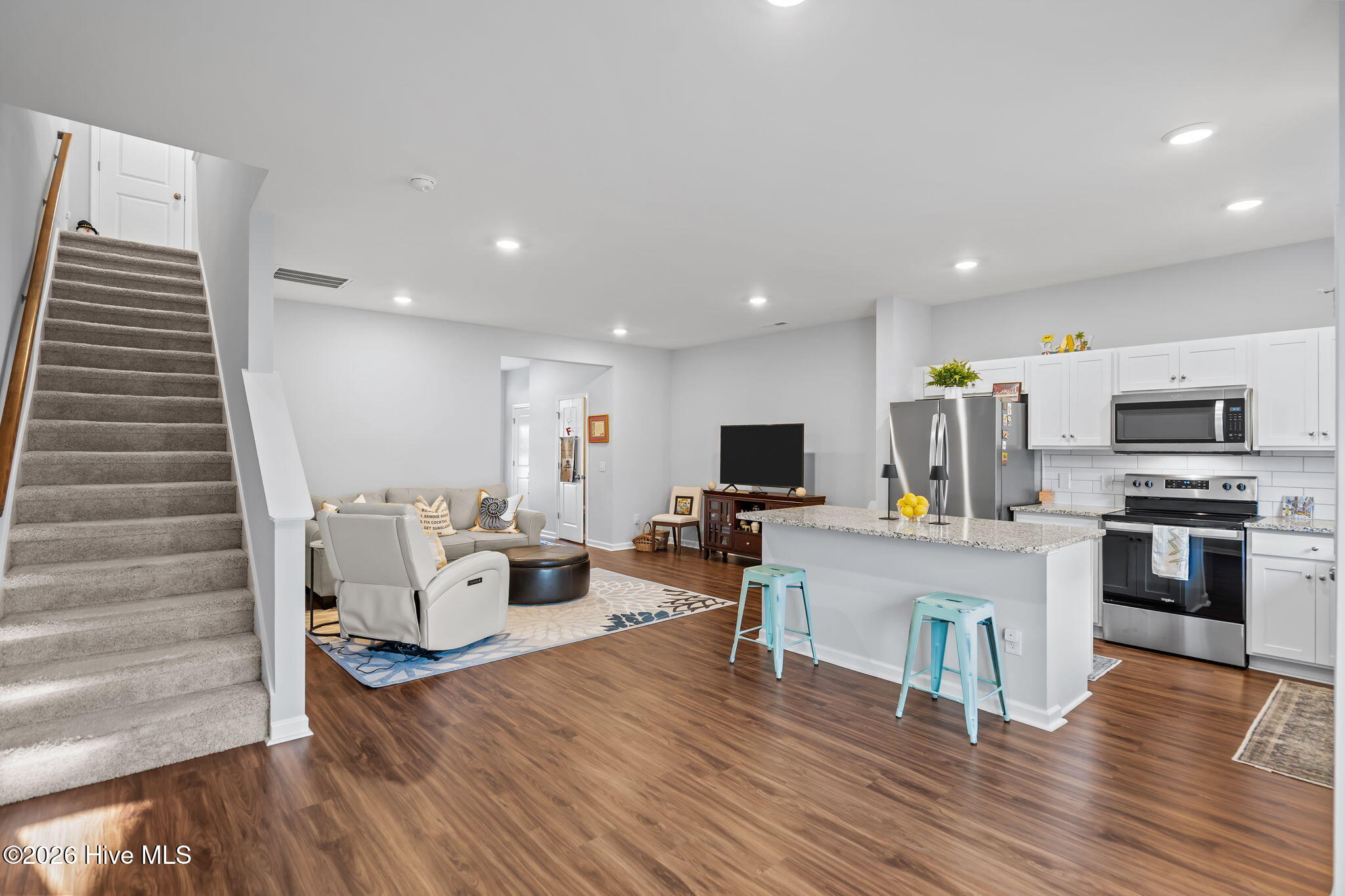 100562246 | Photo 19