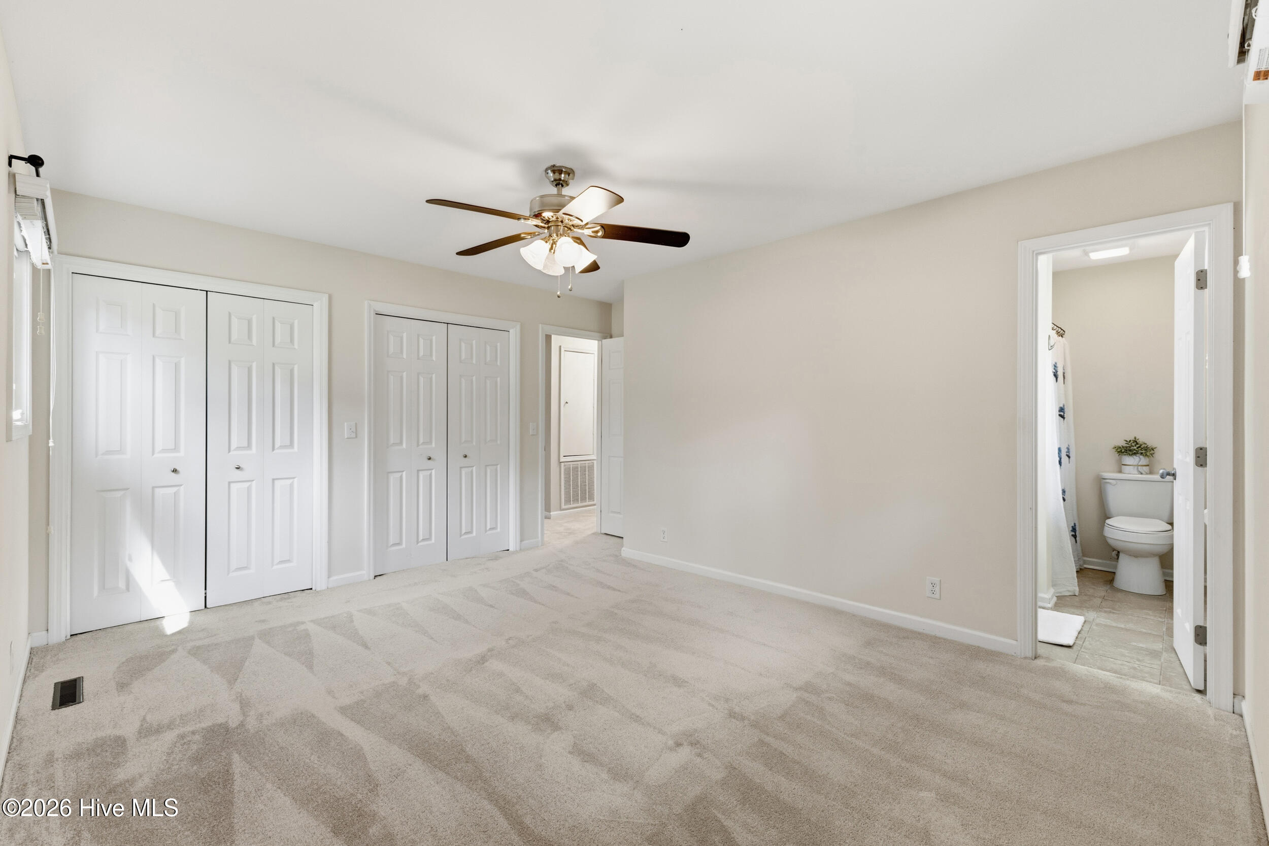 100565725 | Photo 11