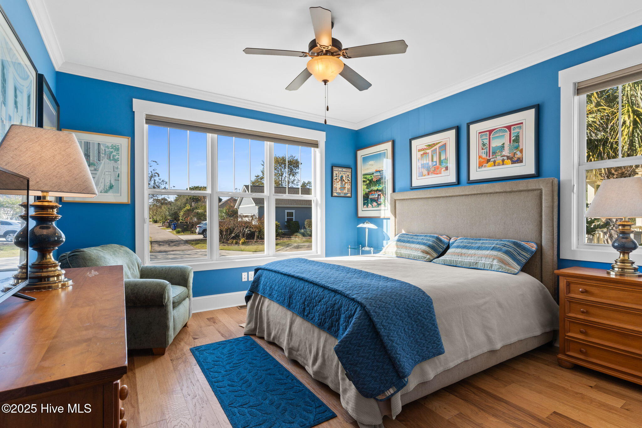 100569449 | Photo 51