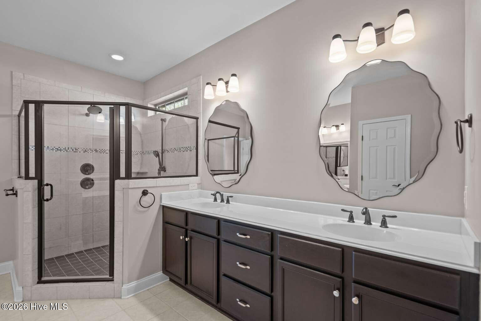 100553422 | Photo 23