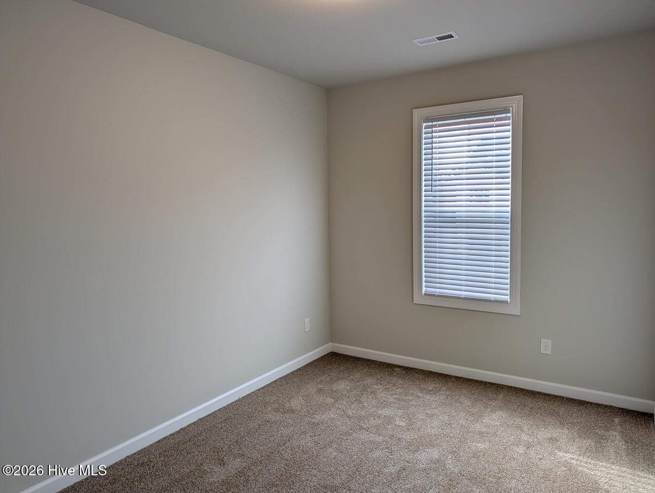 100562355 | Photo 12