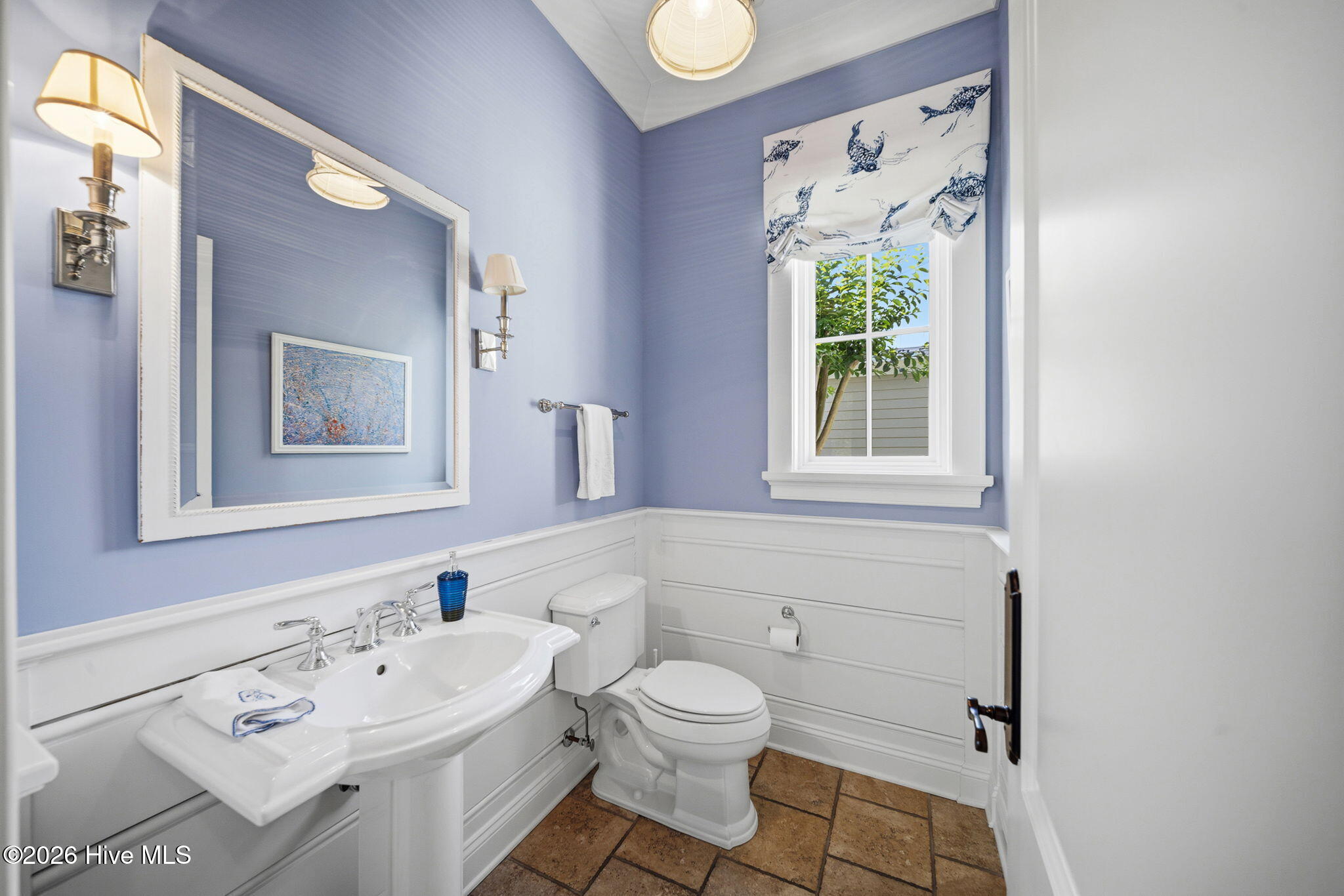 100570583 | Photo 60