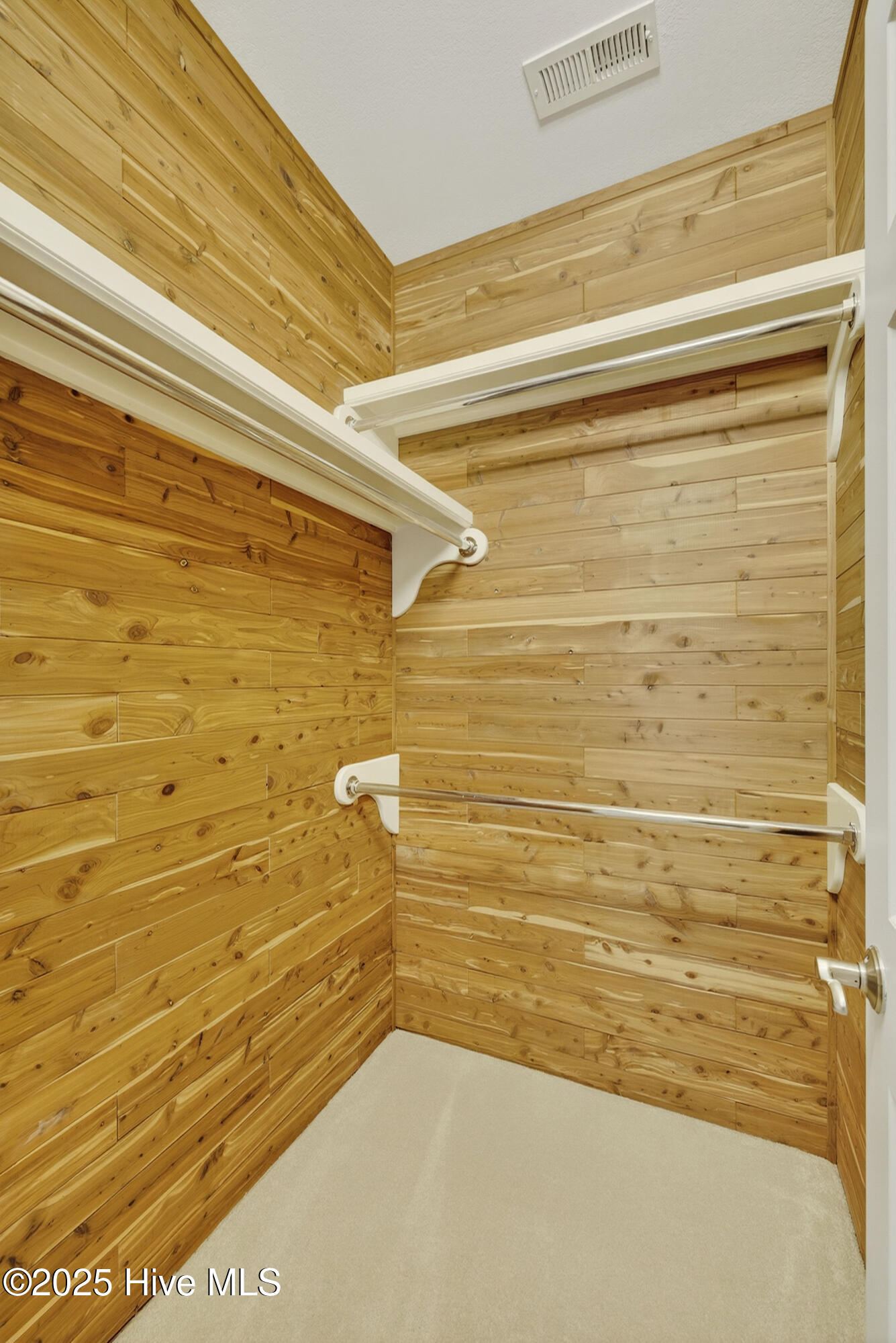 100537331 | Photo 27