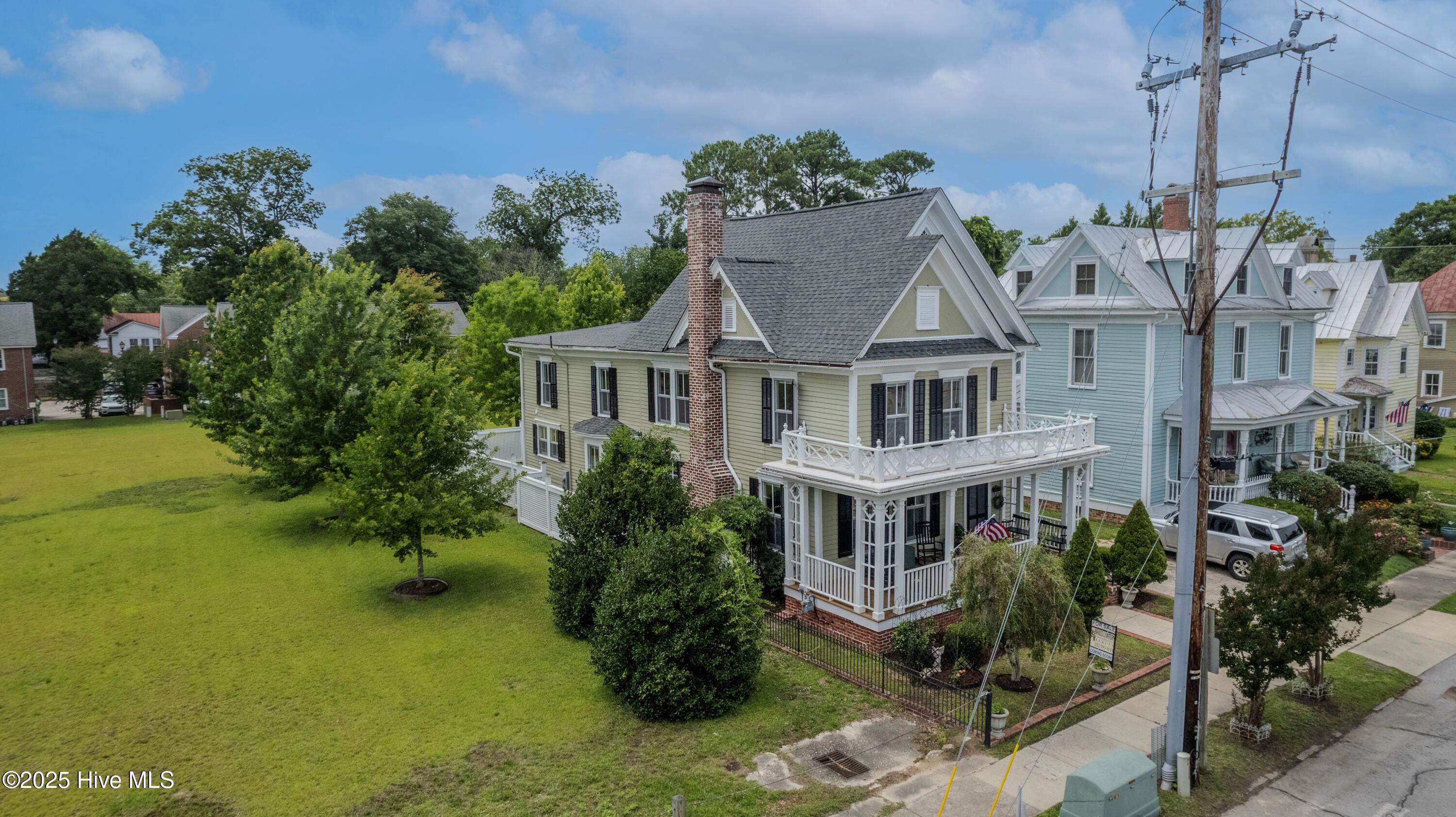 COVER 405 Hancock st _ Drone (6 of 16)