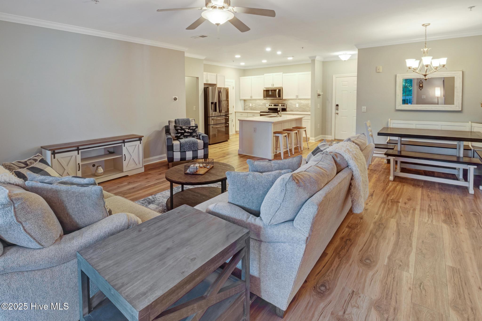 100534929 | Photo 17