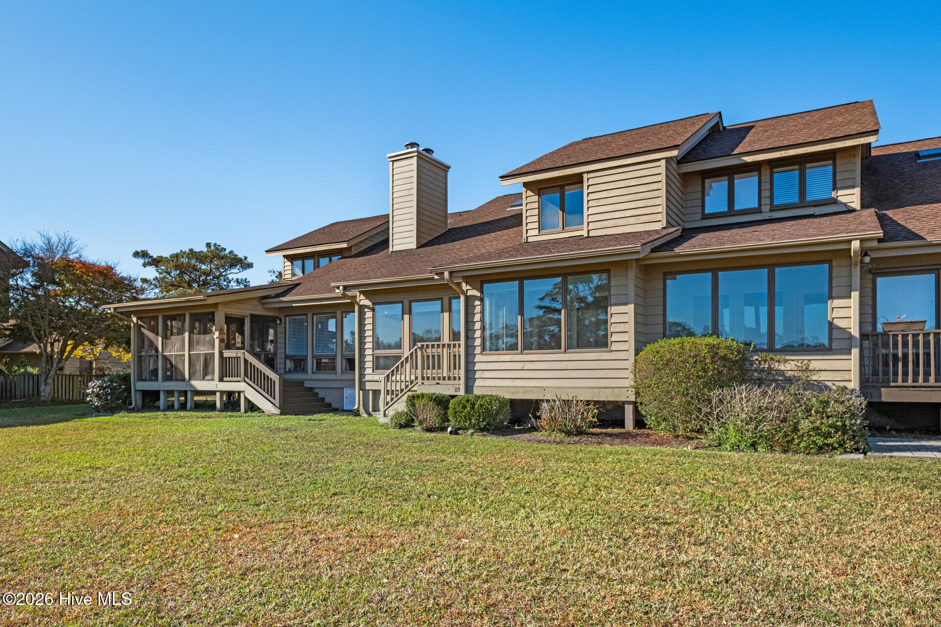 100551733 | Photo 30