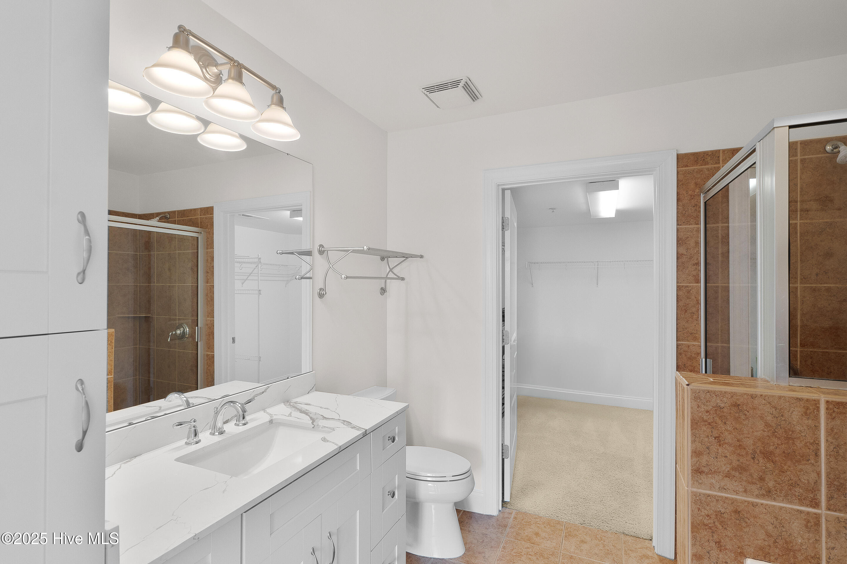 100506619 | Photo 17