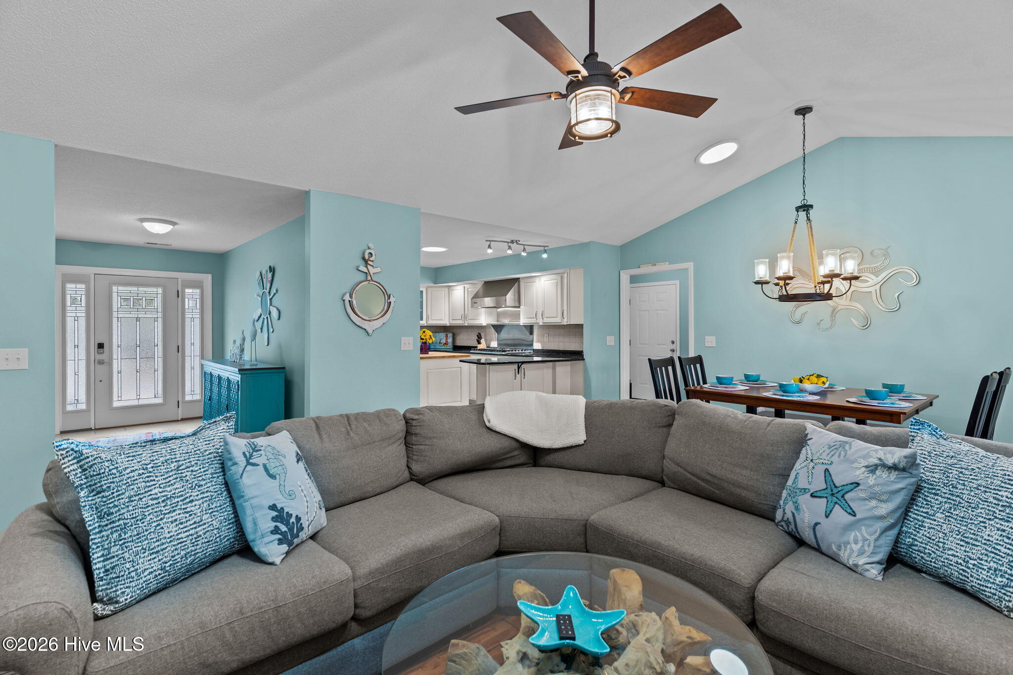 100555796 | Photo 19