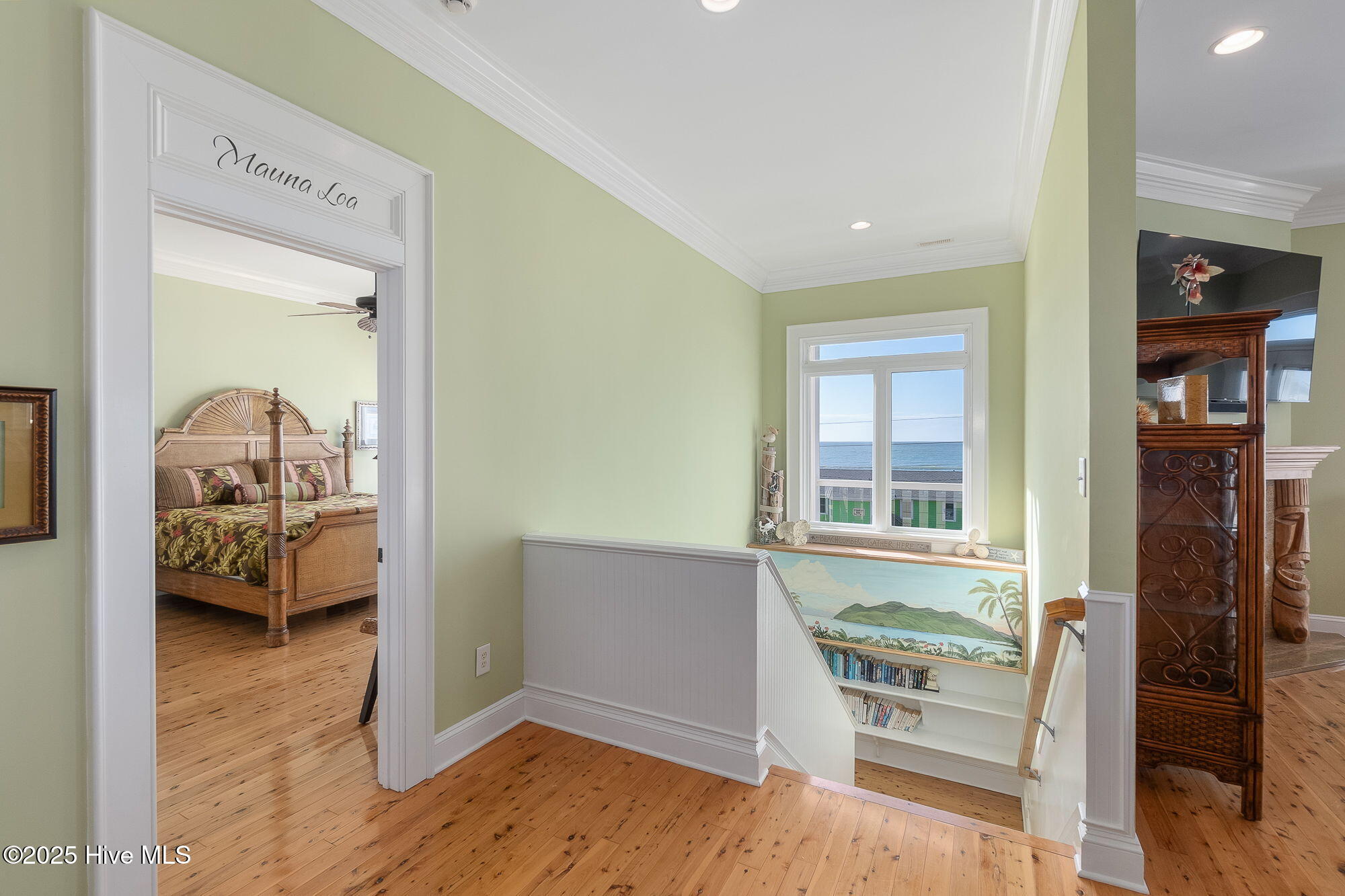 100536306 | Photo 40