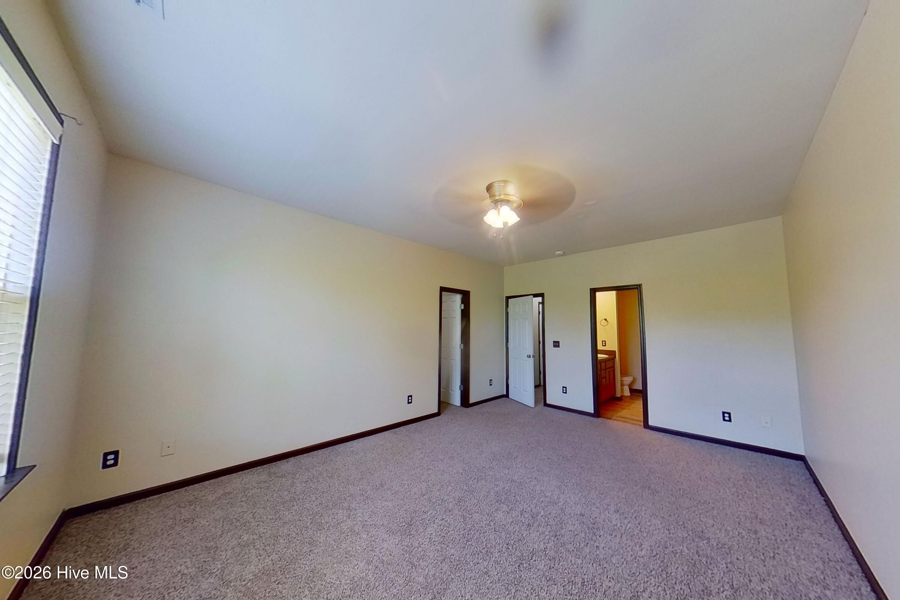 100554824 | Photo 16