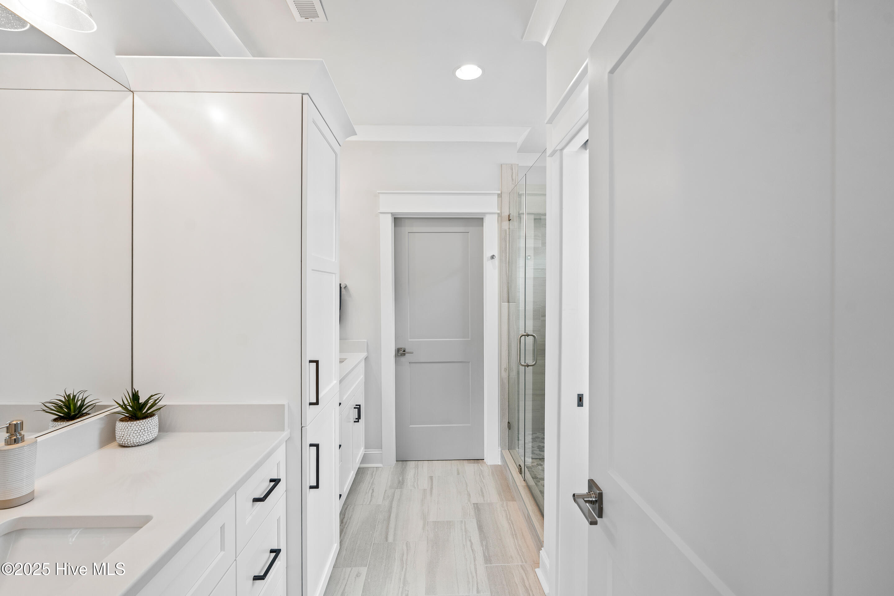 100516528 | Photo 35