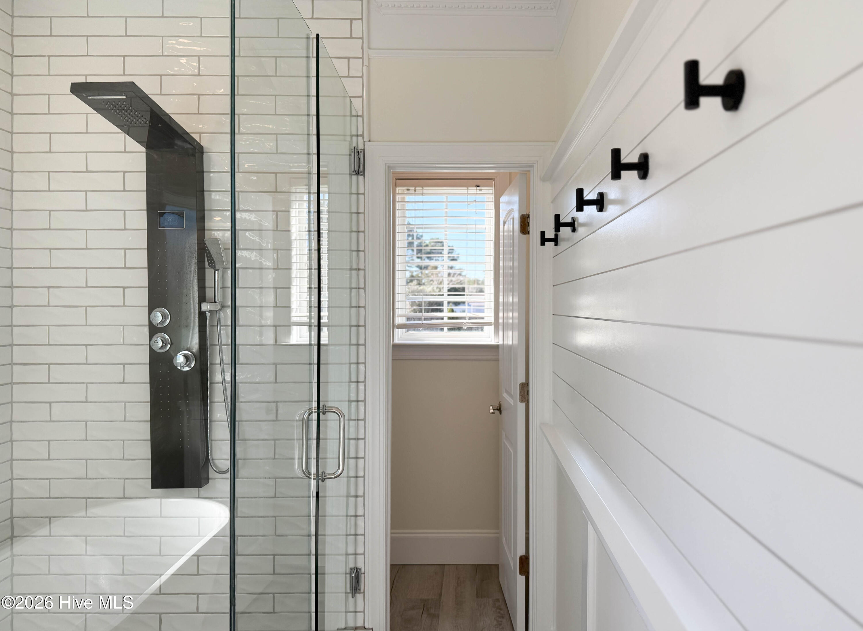 100550265 | Photo 44