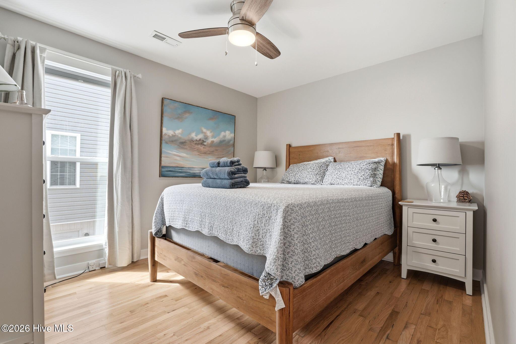 100558561 | Photo 46