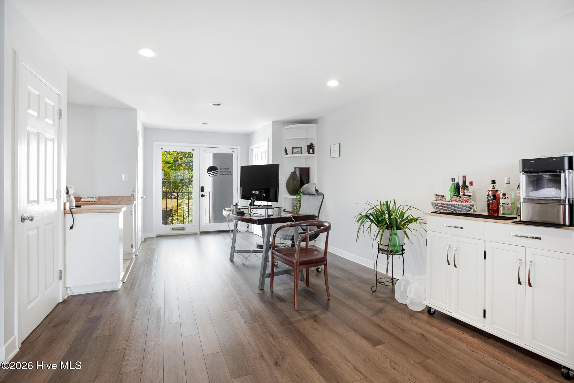 100565973 | Photo 18