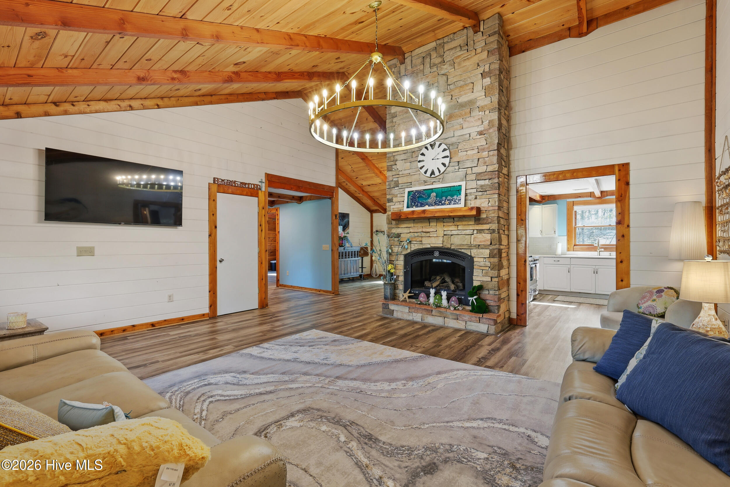 100563563 | Photo 10