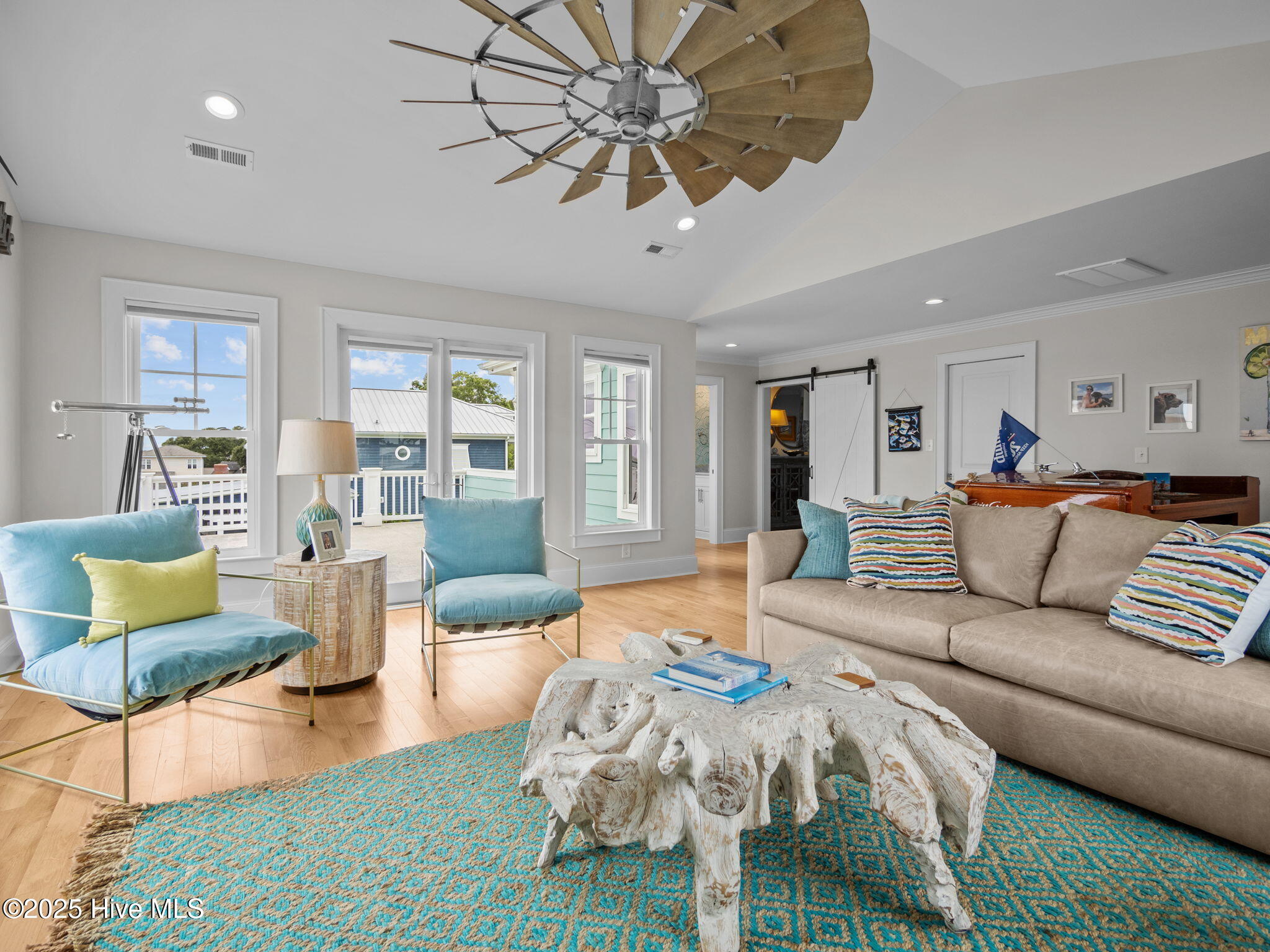 100527166 | Photo 62