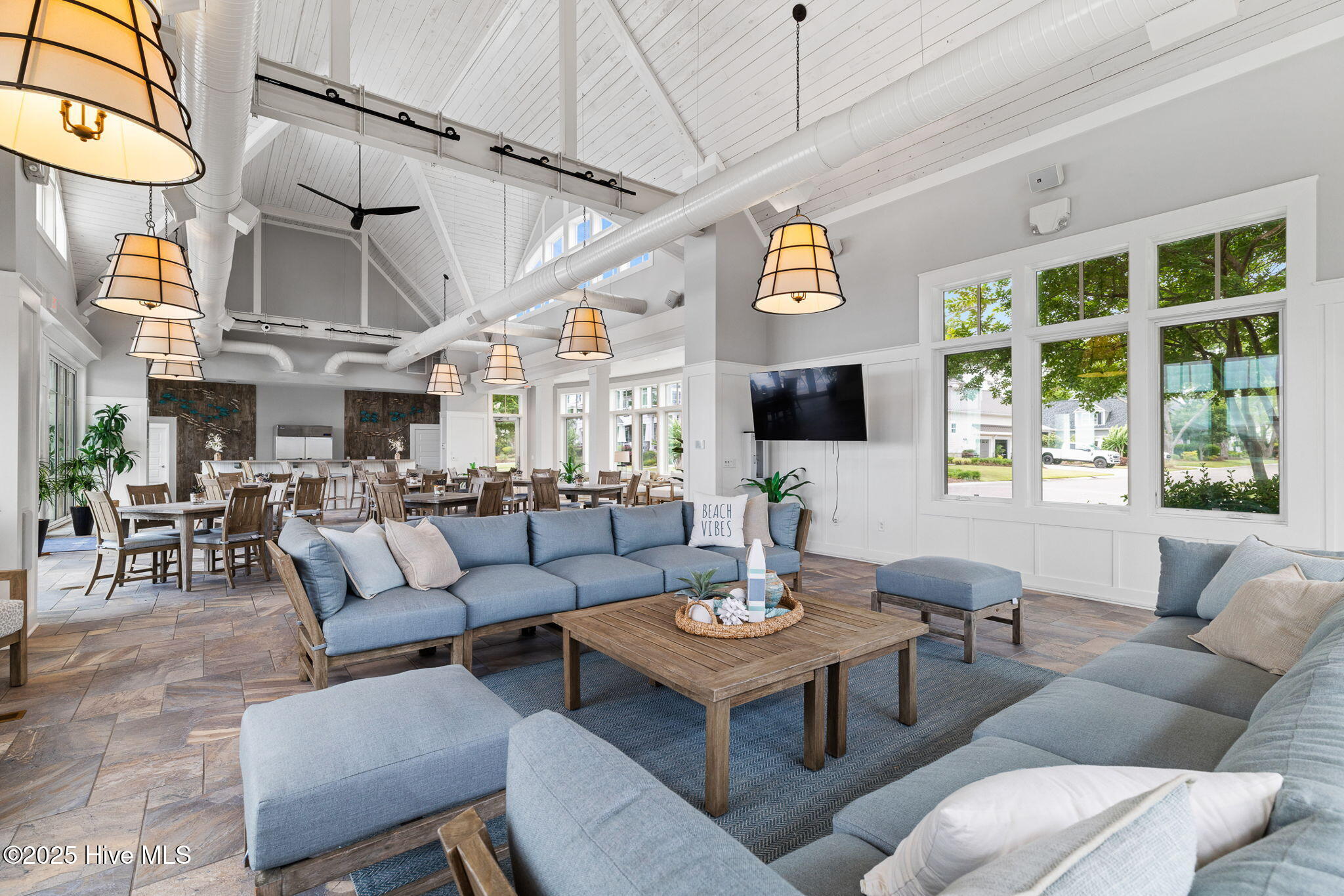 100508421 | Photo 79