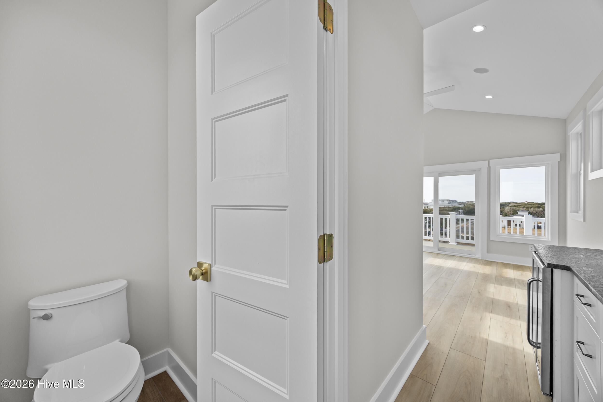 100543064 | Photo 62