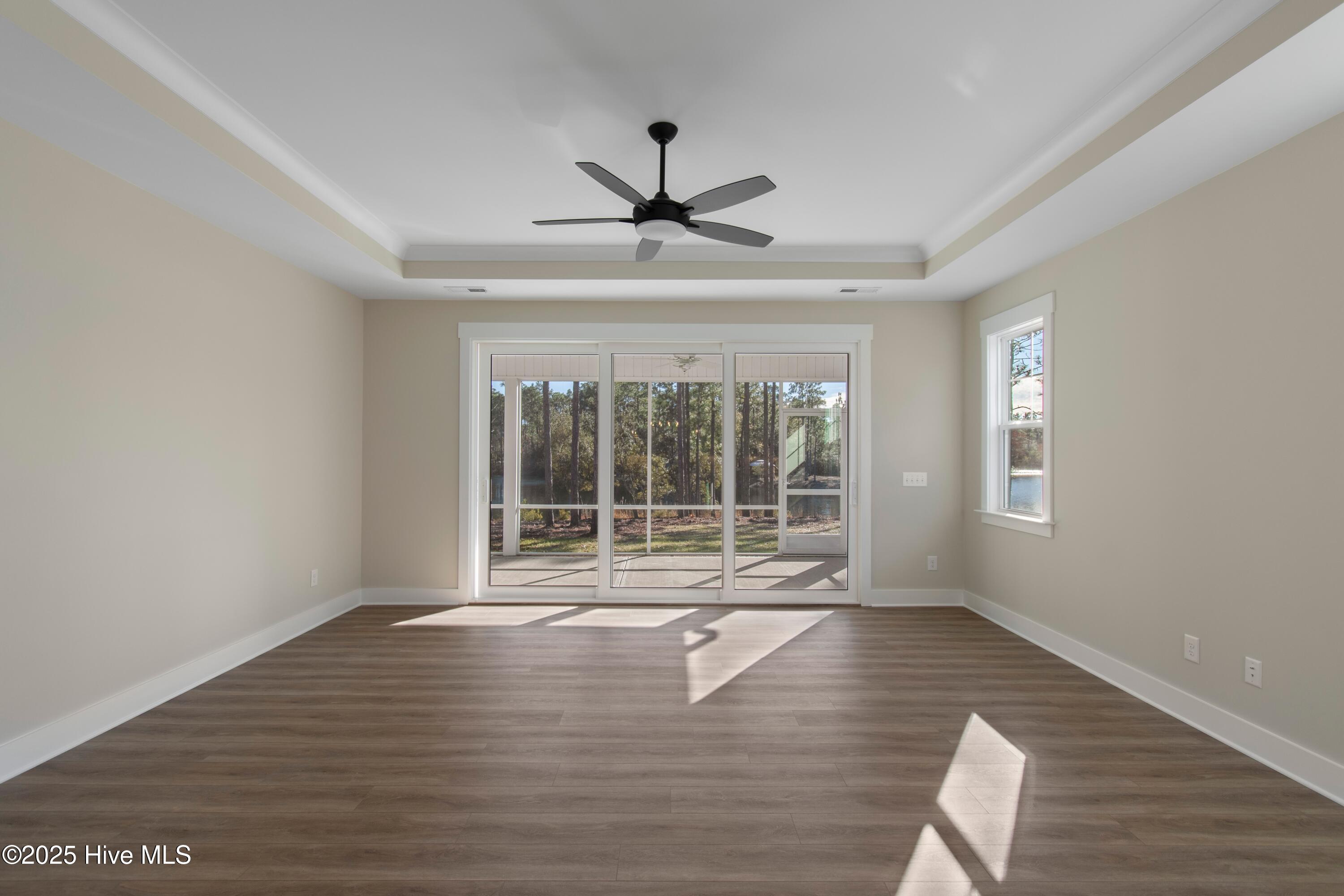 100520444 | Photo 28