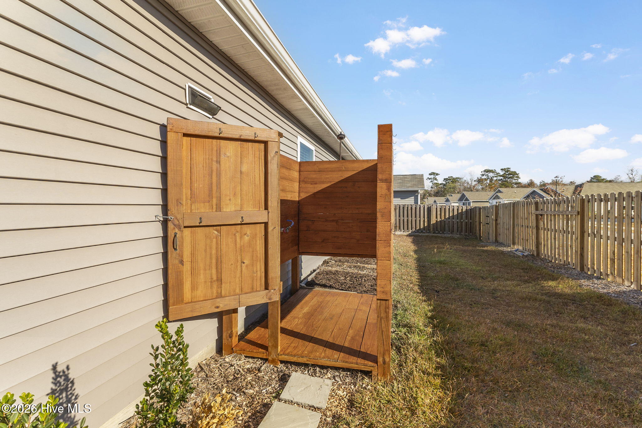 100552073 | Photo 32