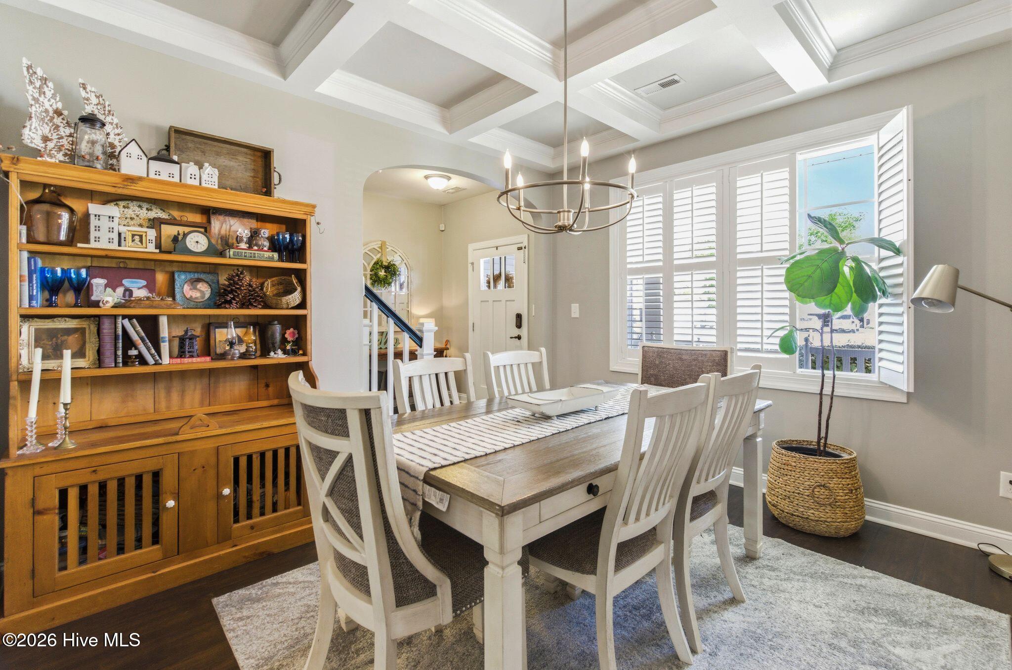 100568404 | Photo 16