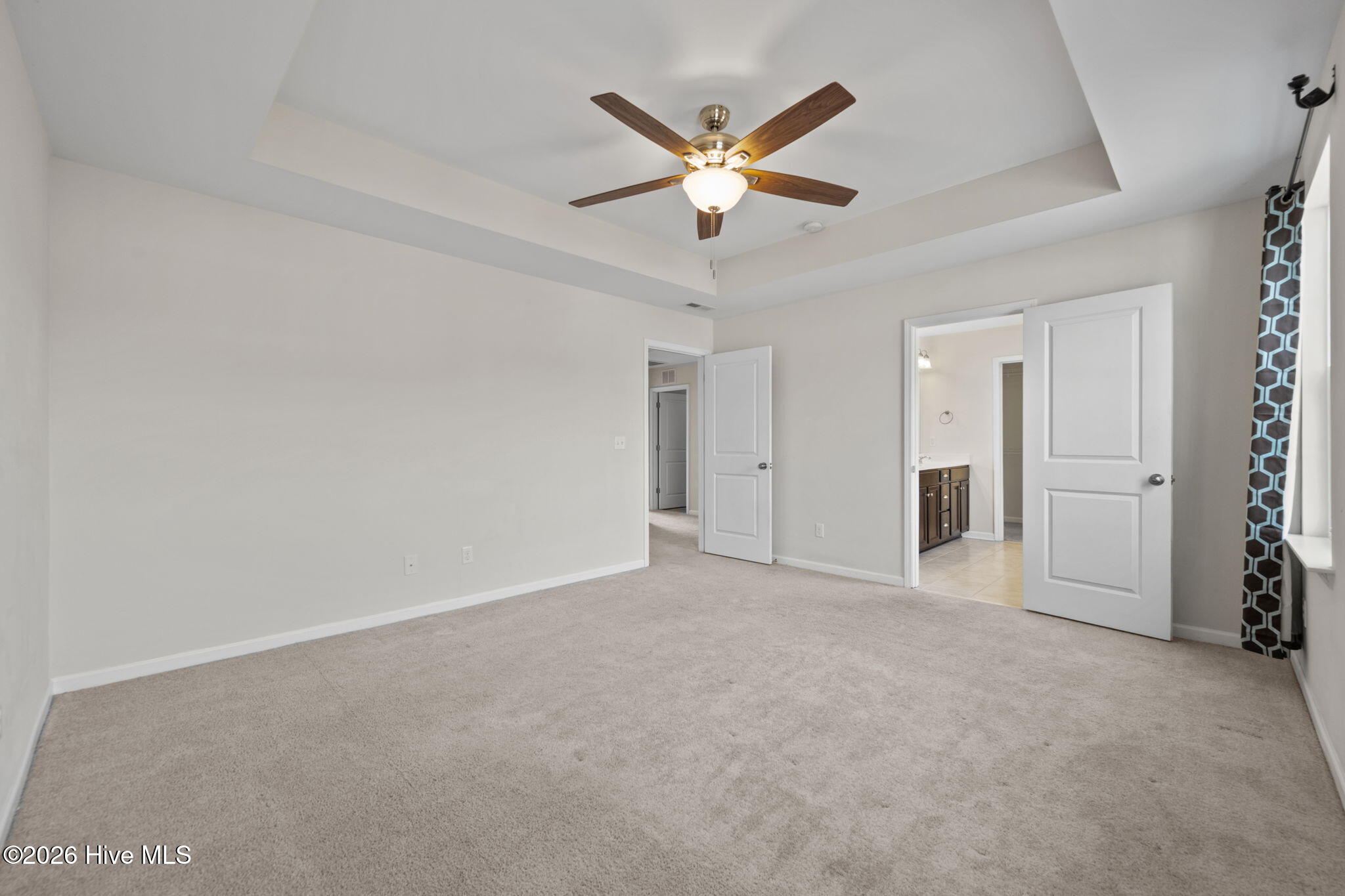 100555792 | Photo 17