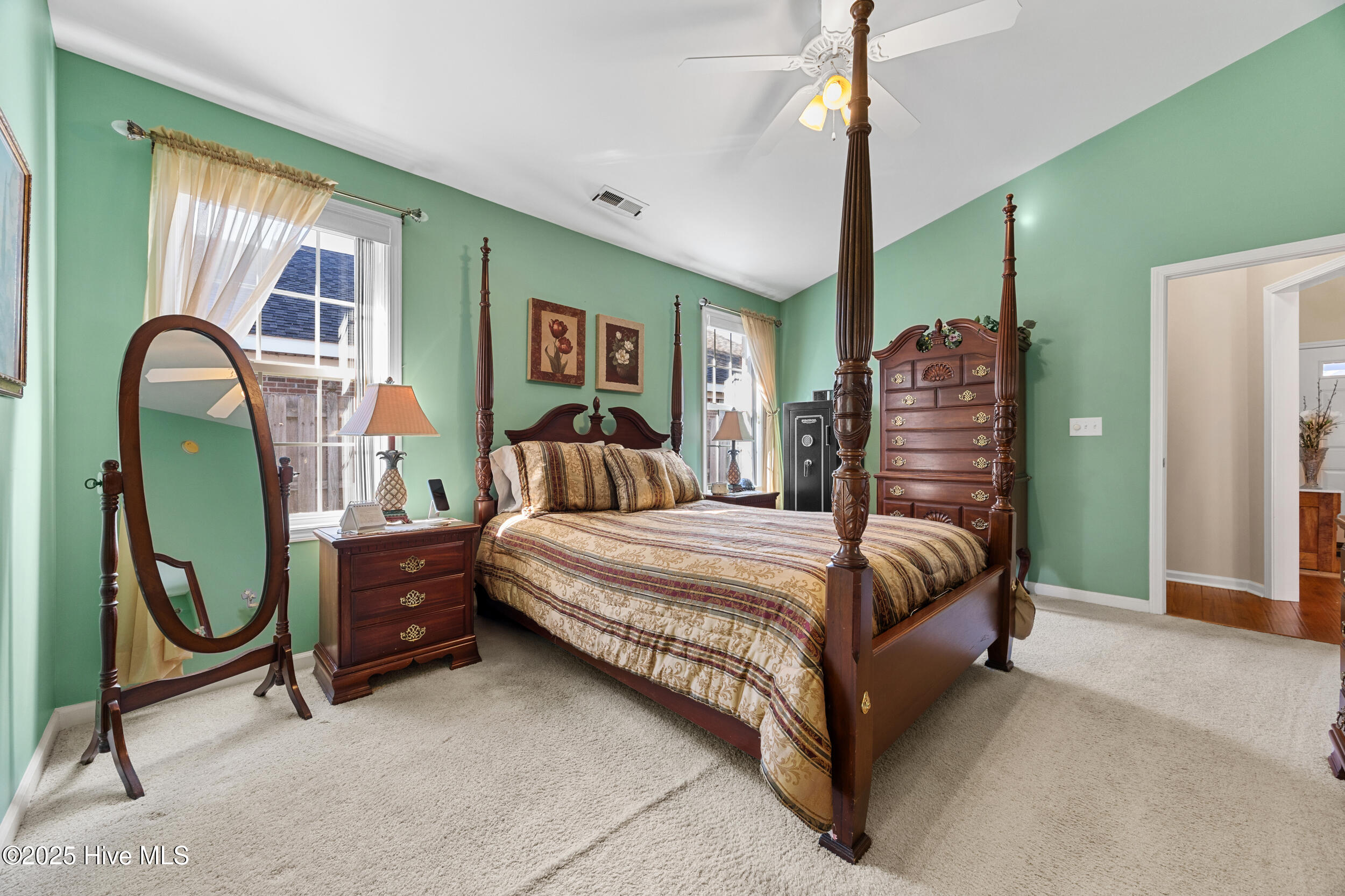 100541714 | Photo 17