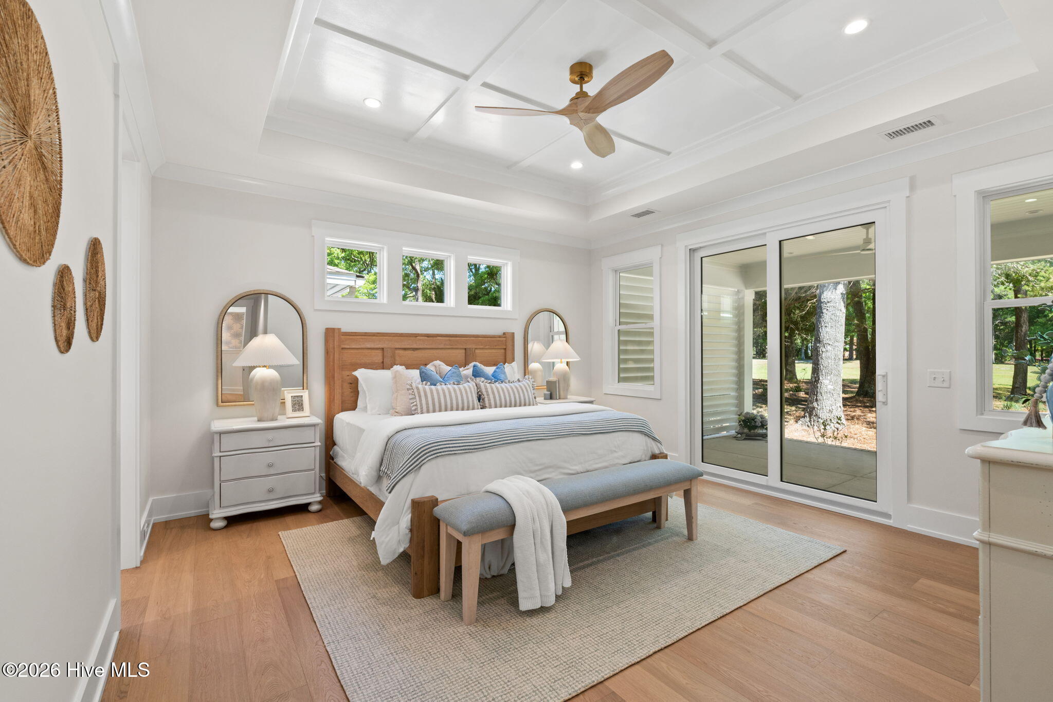 100568916 | Photo 26