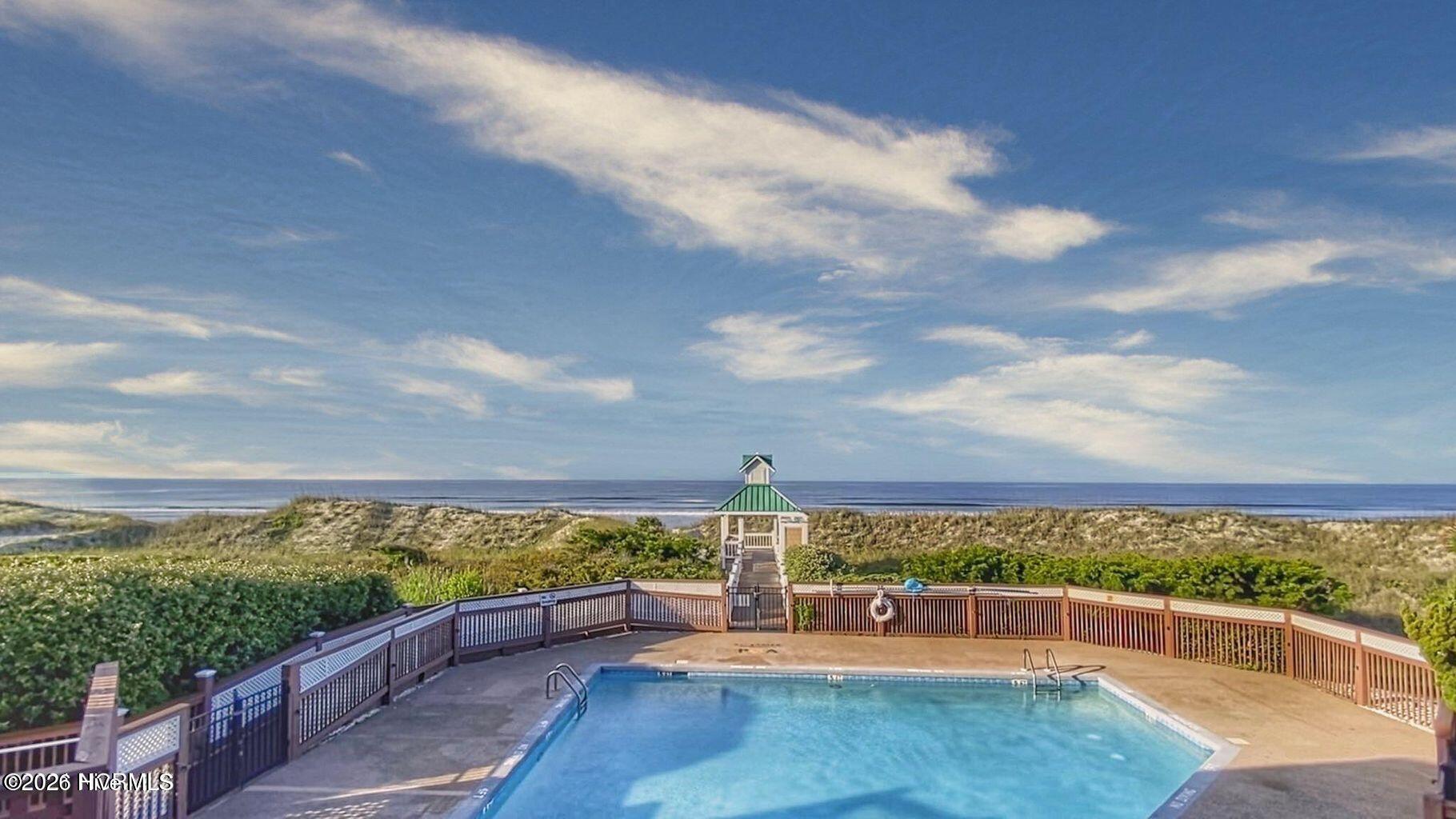 100548612 | Photo 36