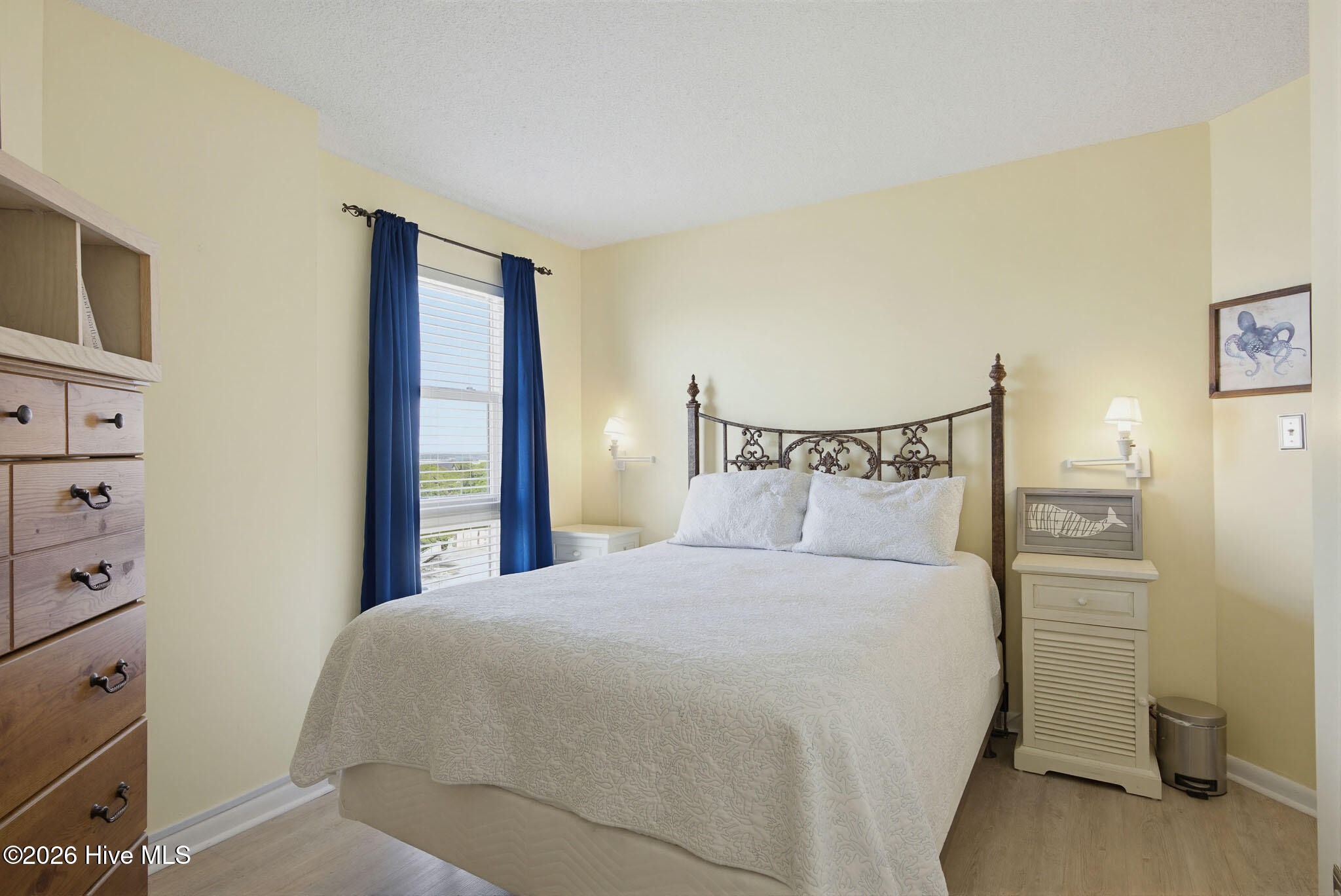 100569800 | Photo 18