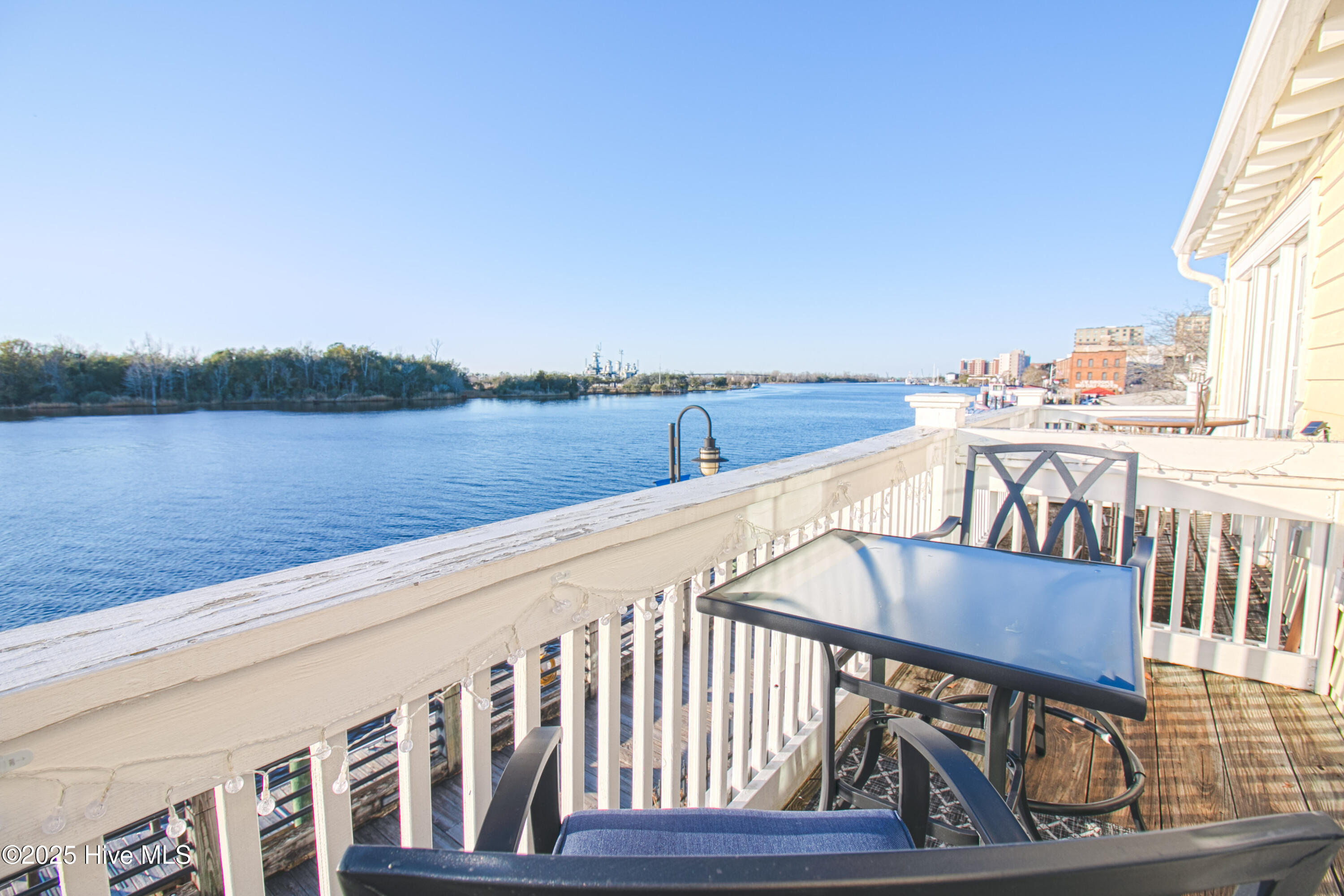 100545473 | Photo 50