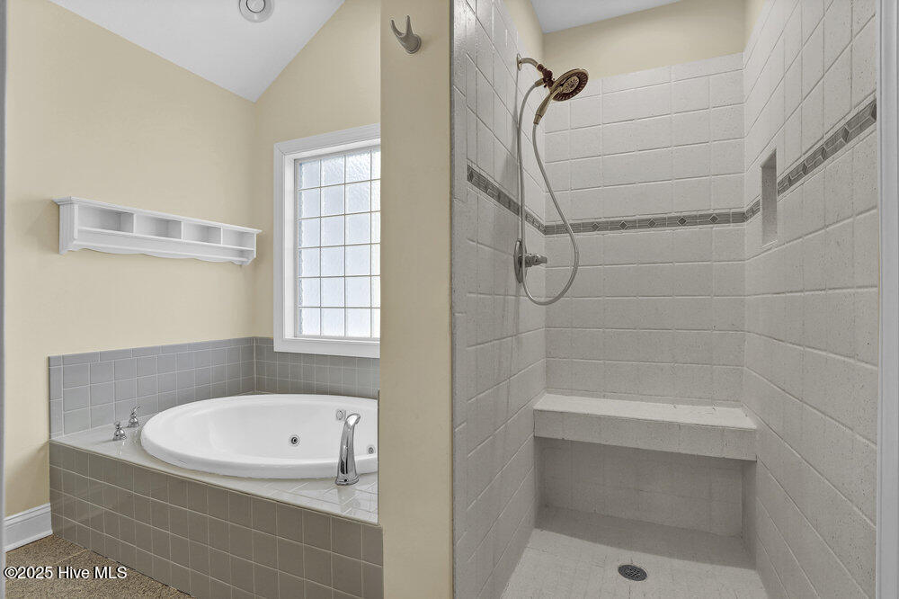 100550856 | Photo 29