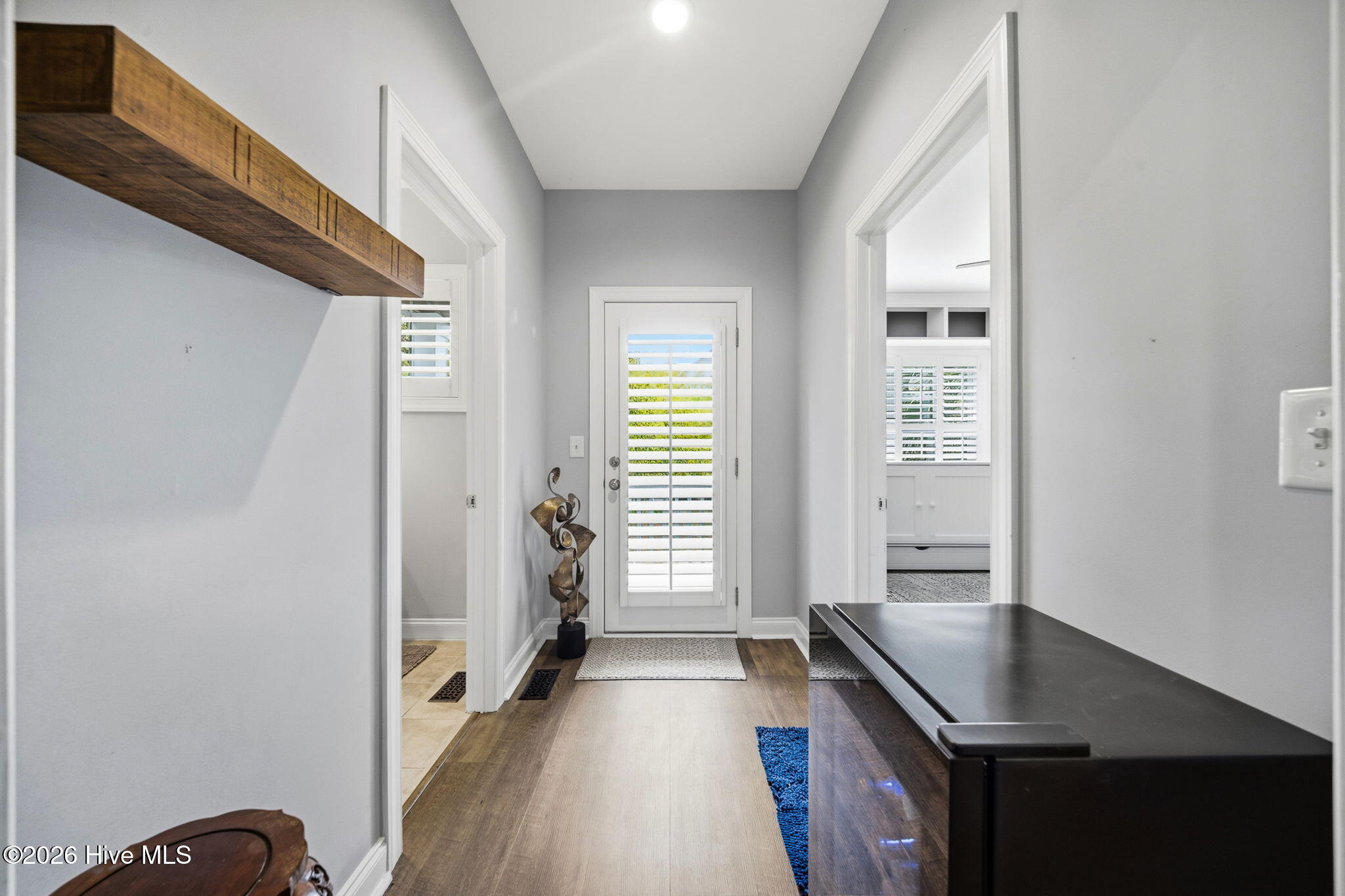 100566136 | Photo 36