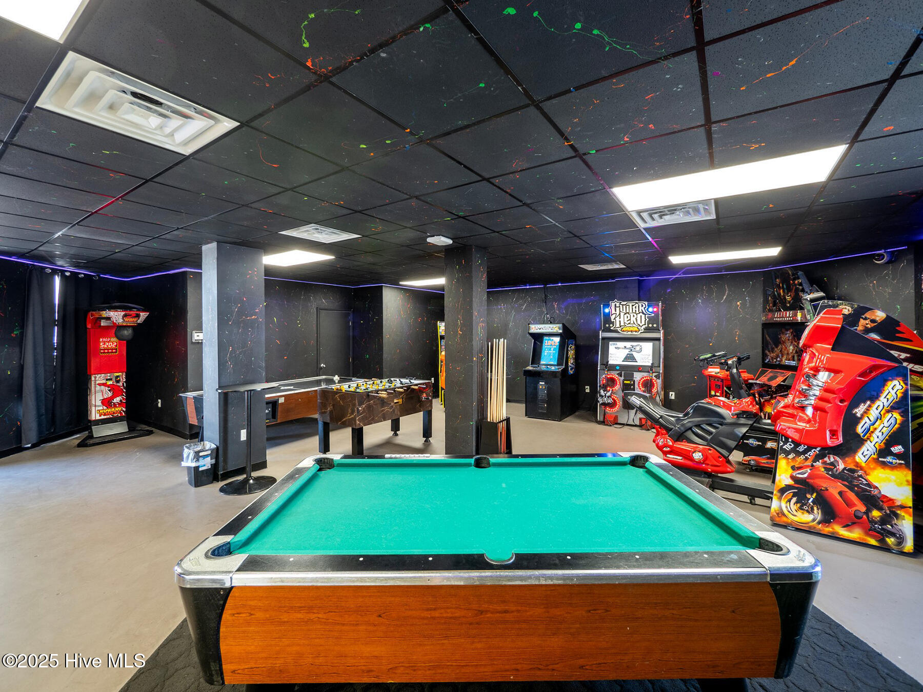 100518726 | Photo 48