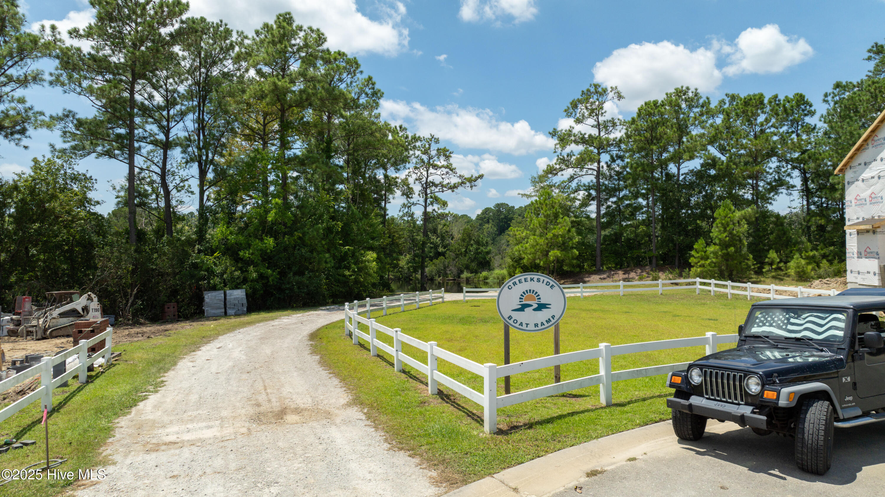 100526945 | Photo 35