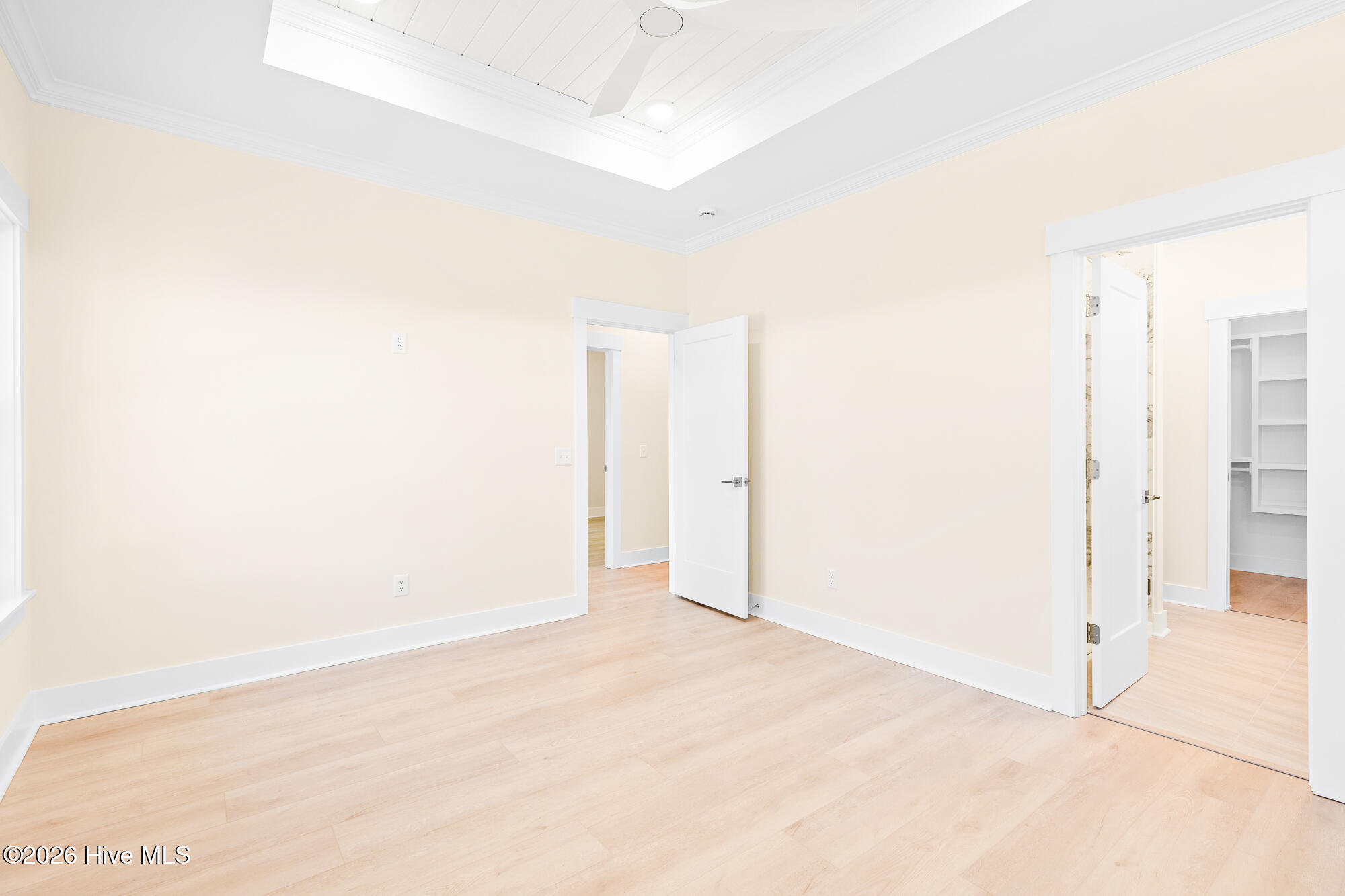 100565592 | Photo 38