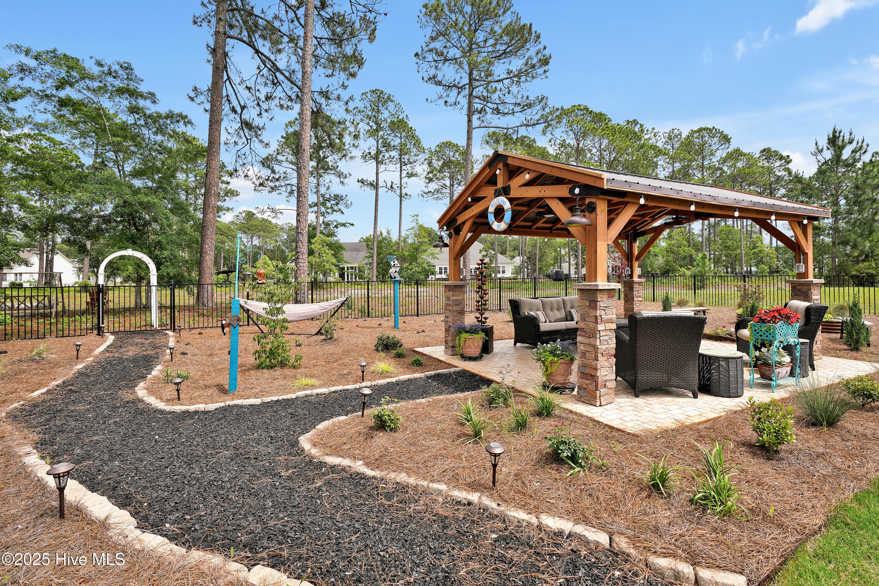 100508113 | Photo 31