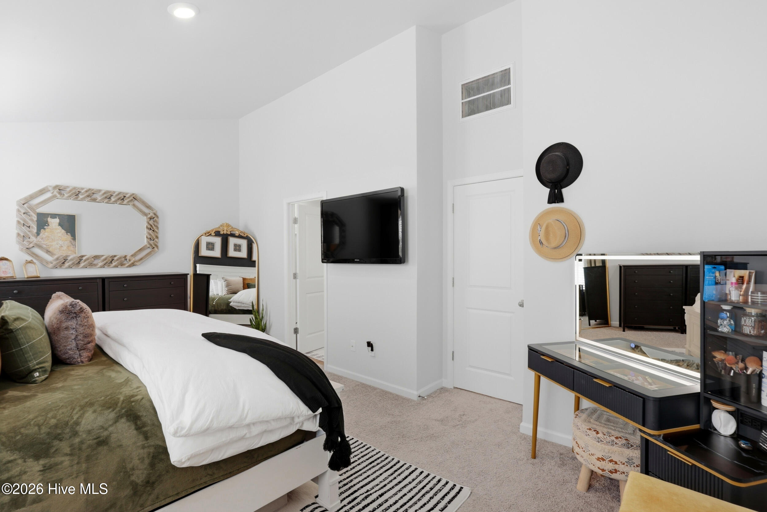 100557529 | Photo 17