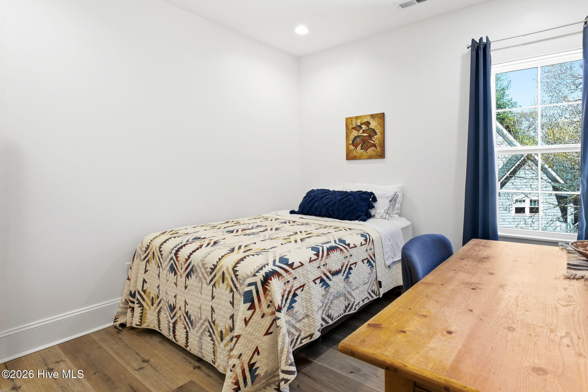 100562076 | Photo 46